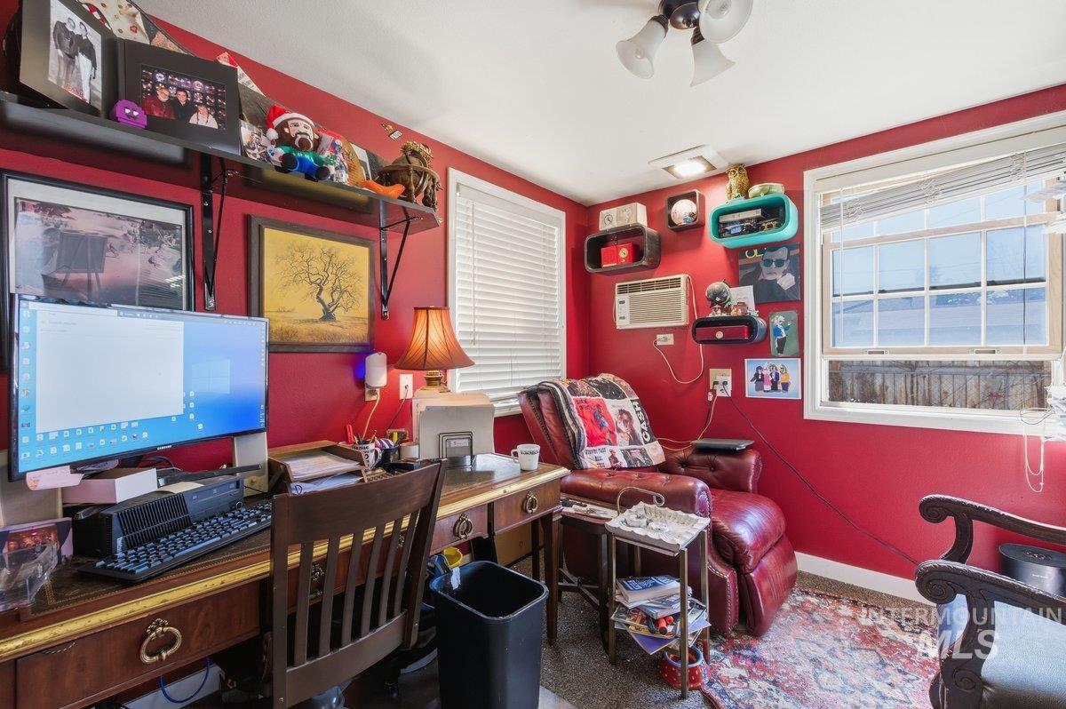 215 17th Ave S, Nampa, Idaho 83651, 5 Bedrooms, 3 Bathrooms, Residential For Sale, Price $499,900,MLS 98978330