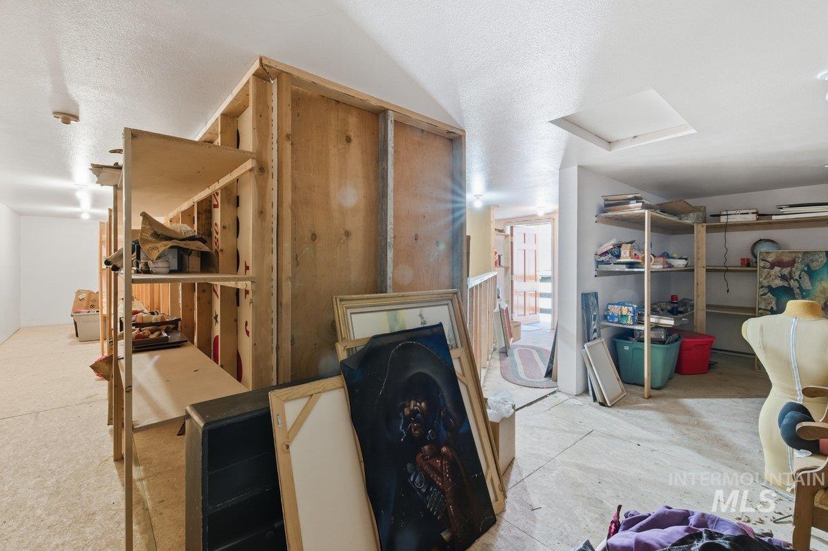 215 17th Ave S, Nampa, Idaho 83651, 5 Bedrooms, 3 Bathrooms, Residential For Sale, Price $499,900,MLS 98978330