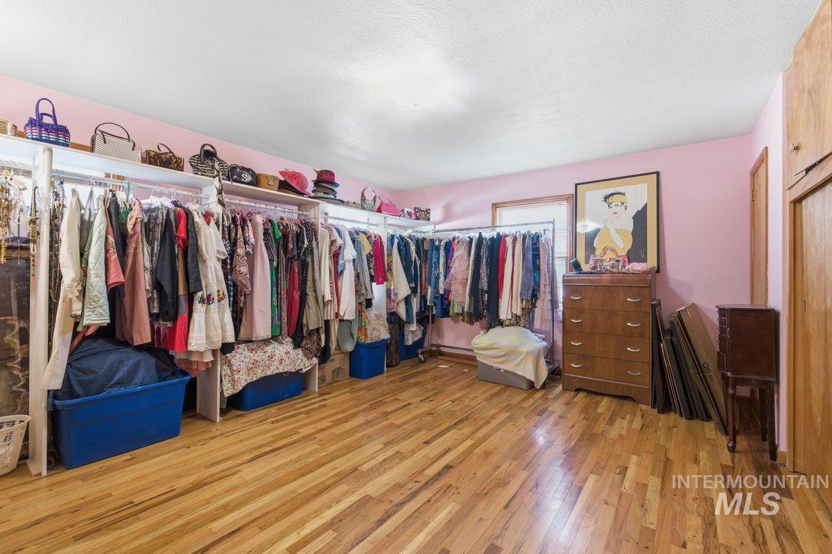 215 17th Ave S, Nampa, Idaho 83651, 5 Bedrooms, 3 Bathrooms, Residential For Sale, Price $499,900,MLS 98978330