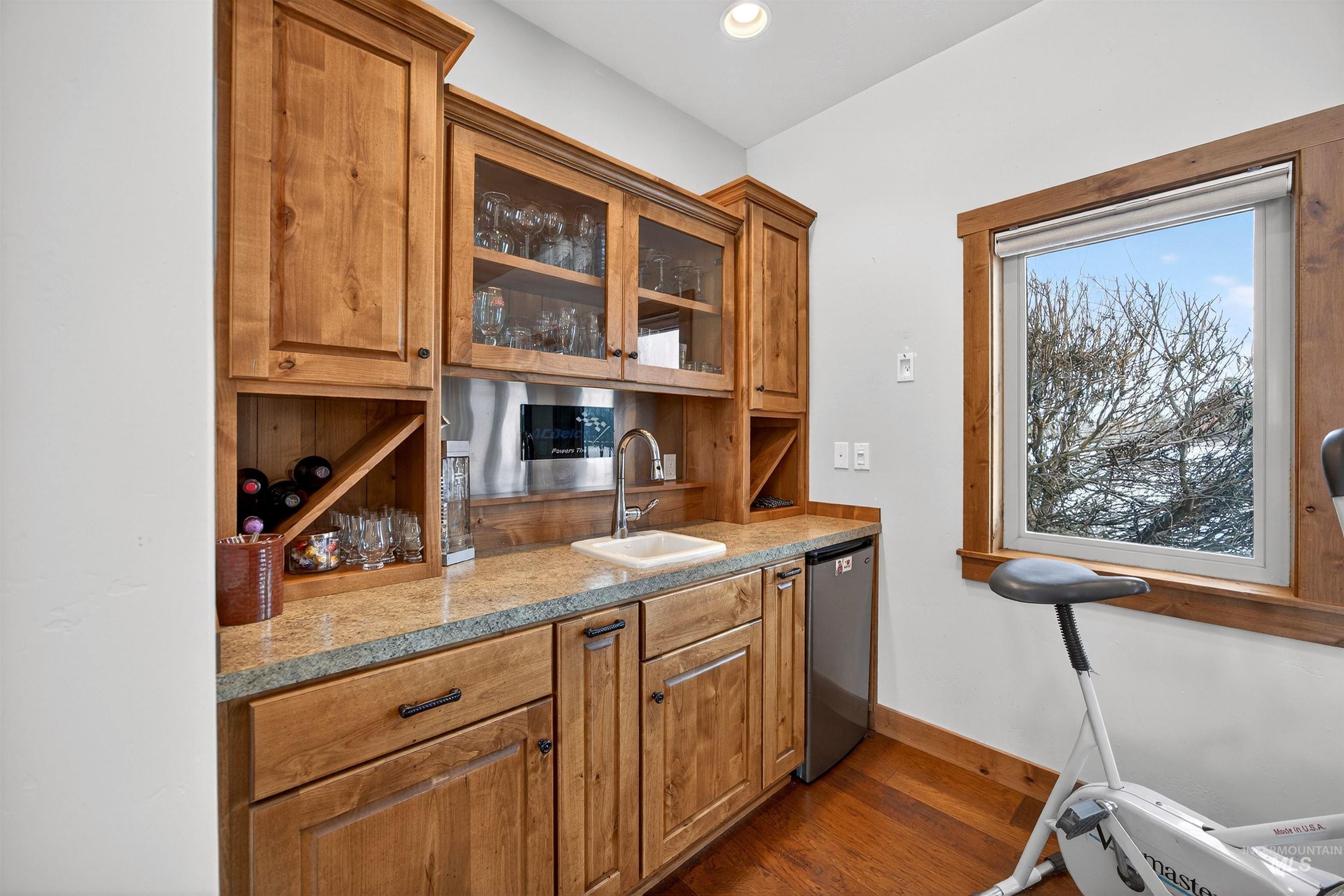 319 Otter Pond Ln, McCall, Idaho 83638, 3 Bedrooms, 3 Bathrooms, Residential For Sale, Price $1,349,000,MLS 98978333