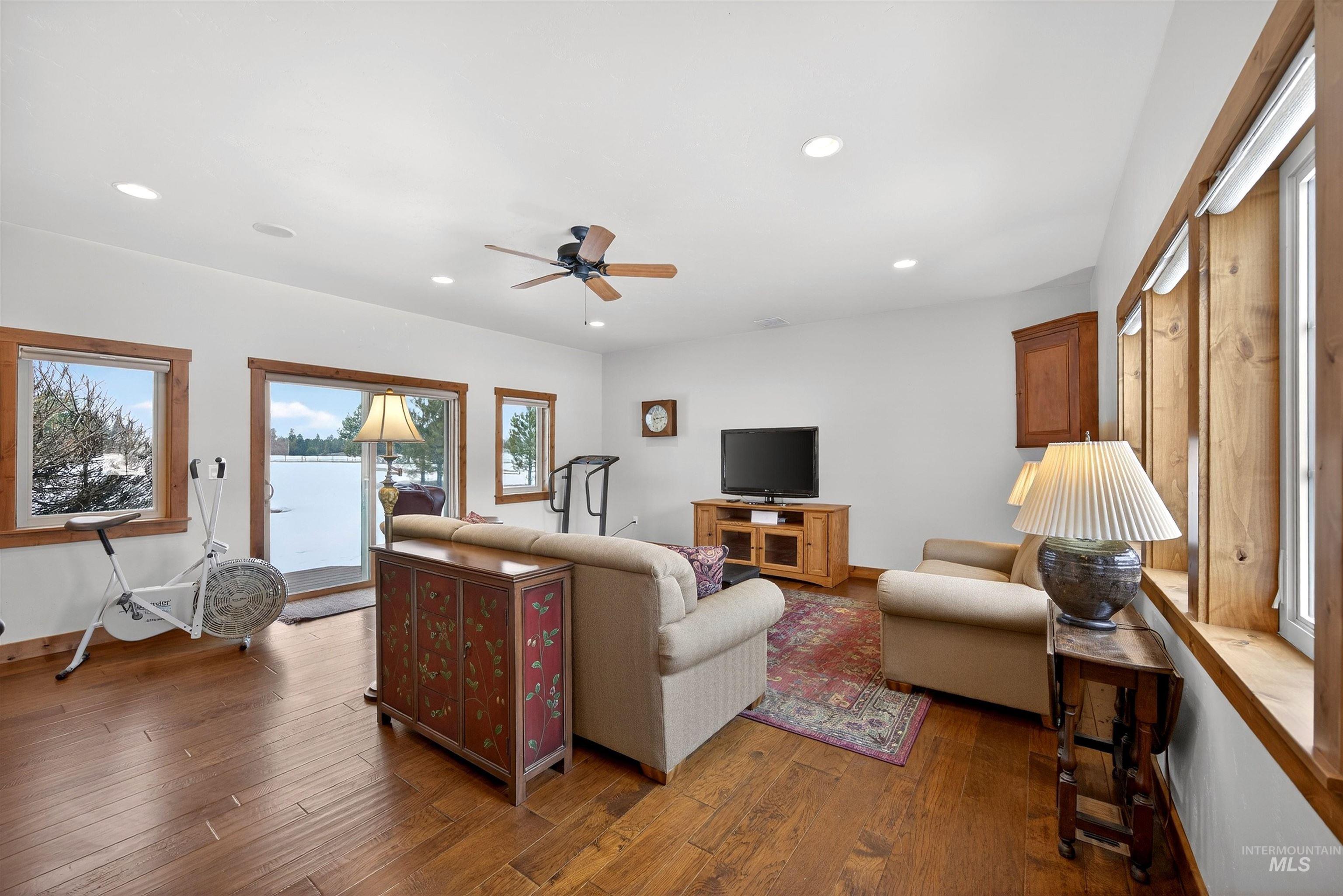 319 Otter Pond Ln, McCall, Idaho 83638, 3 Bedrooms, 3 Bathrooms, Residential For Sale, Price $1,349,000, 98978333