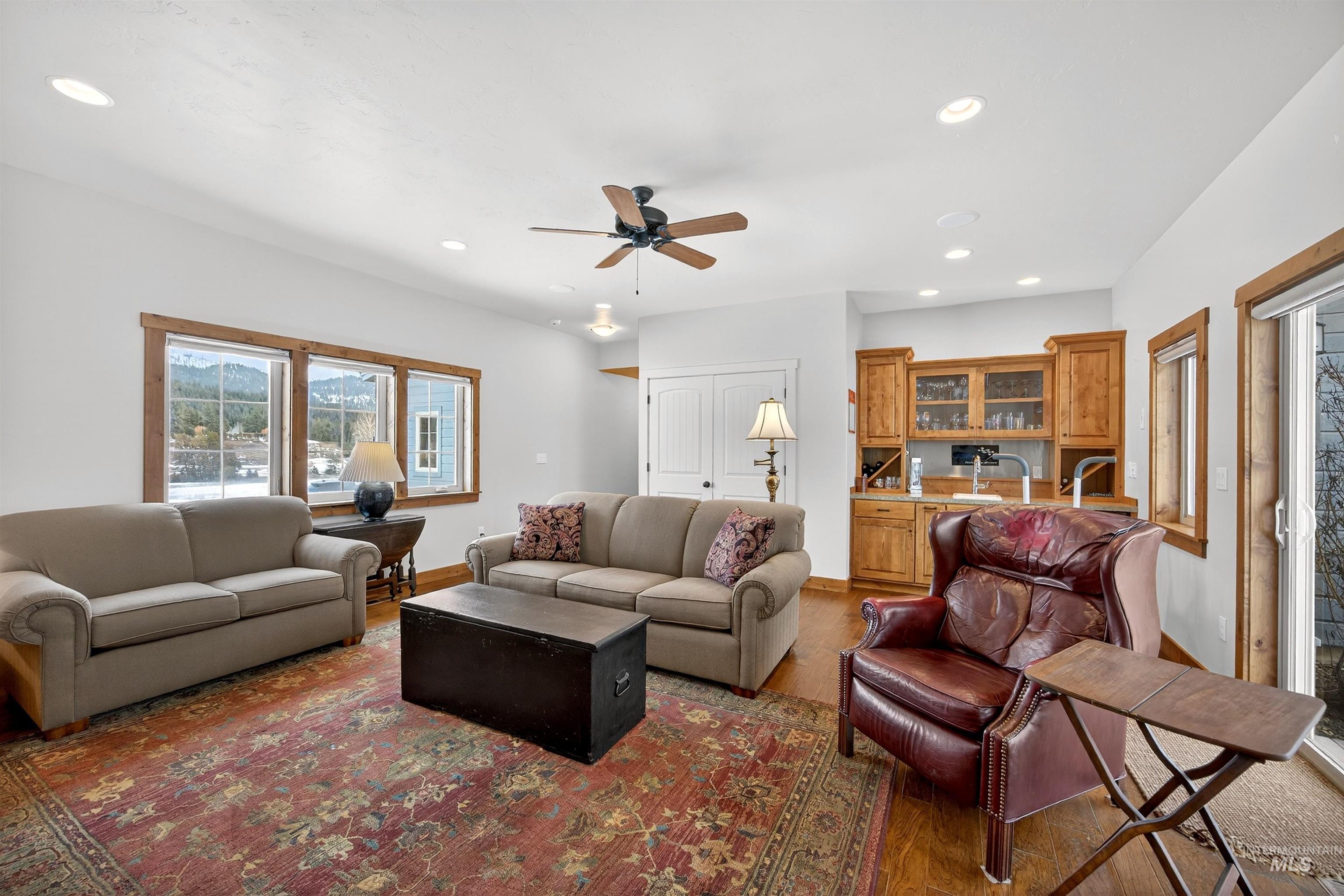 319 Otter Pond Ln, McCall, Idaho 83638, 3 Bedrooms, 3 Bathrooms, Residential For Sale, Price $1,349,000, 98978333