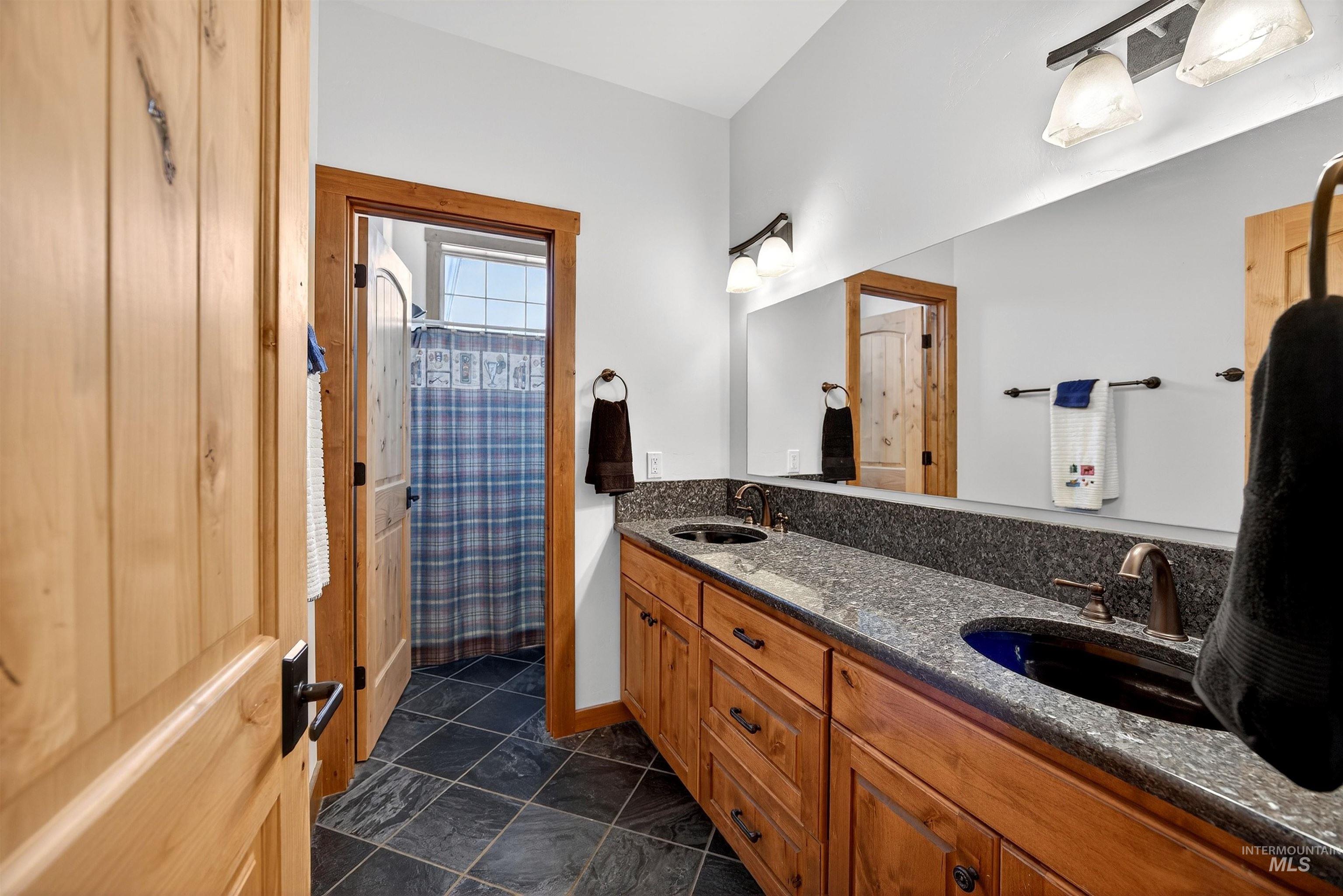 319 Otter Pond Ln, McCall, Idaho 83638, 3 Bedrooms, 3 Bathrooms, Residential For Sale, Price $1,349,000, 98978333