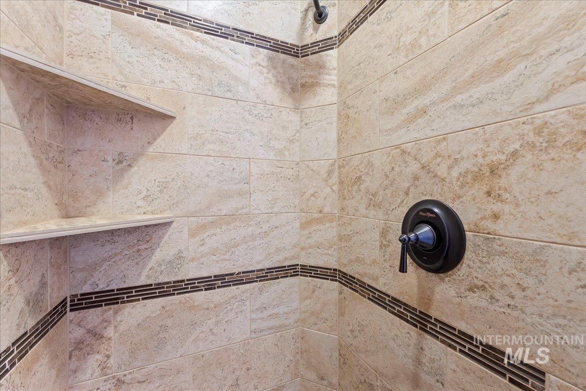 423 E Gannett, Meridian, Idaho 83642, 3 Bedrooms, 3 Bathrooms, Residential For Sale, Price $749,000,MLS 98978335