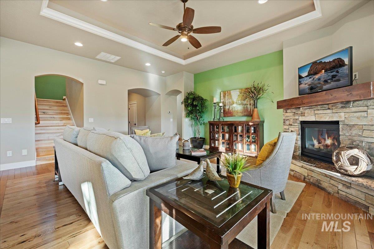 423 E Gannett, Meridian, Idaho 83642, 3 Bedrooms, 3 Bathrooms, Residential For Sale, Price $749,000,MLS 98978335