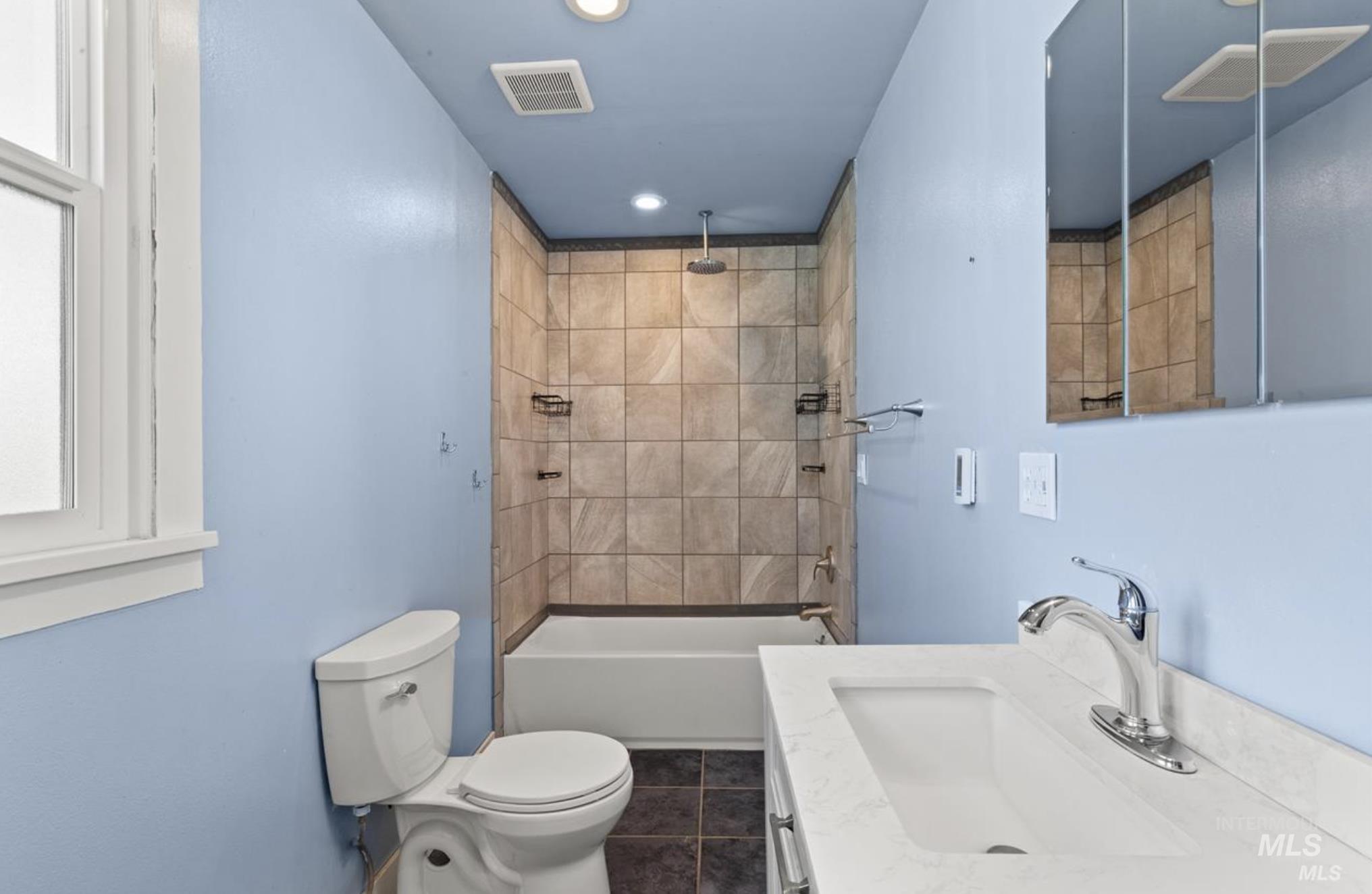 410 High St., Pomeroy, Washington 99347, 2 Bedrooms, 1 Bathroom, Residential For Sale, Price $250,000, 98978336