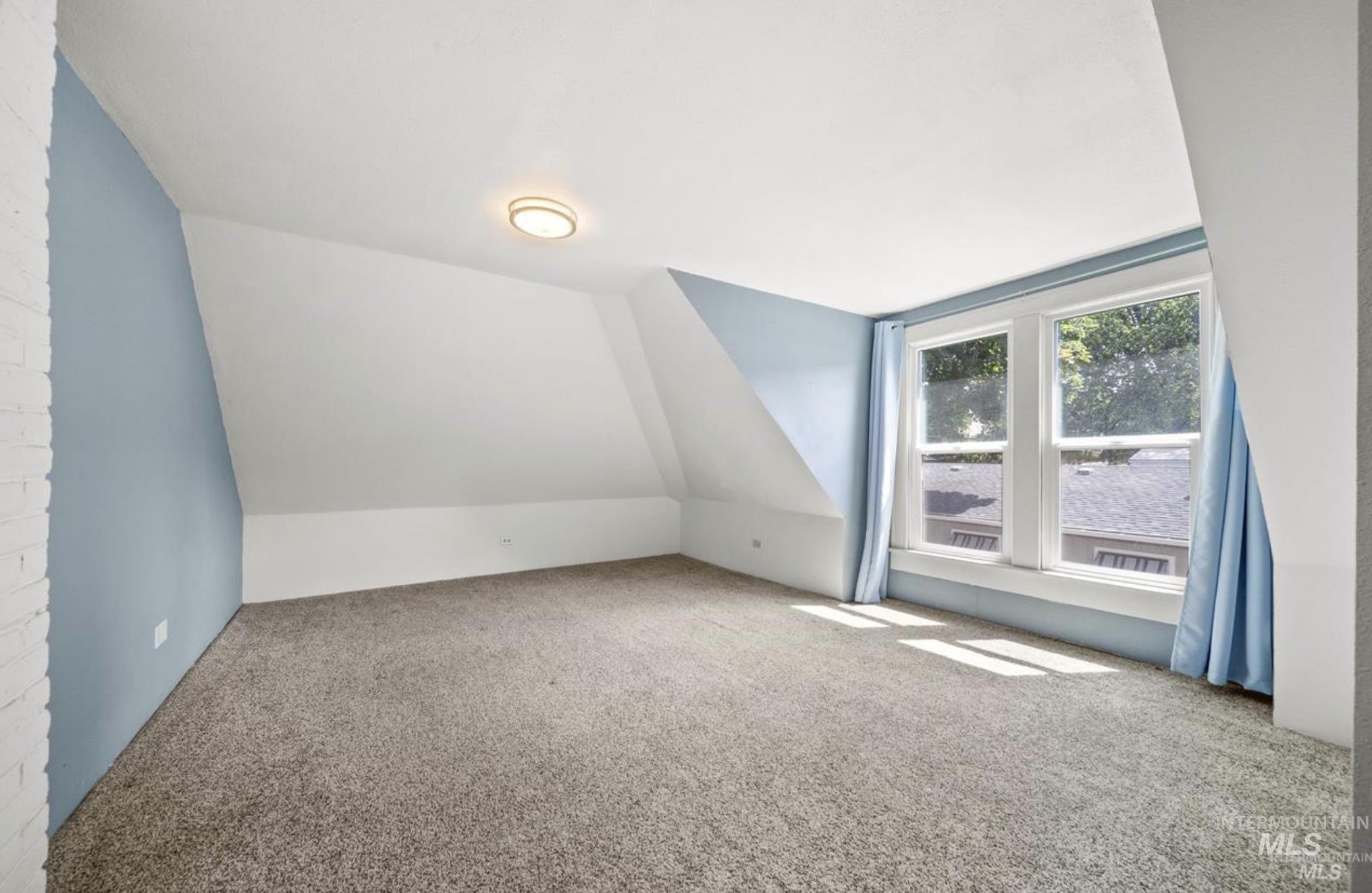 410 High St., Pomeroy, Washington 99347, 2 Bedrooms, 1 Bathroom, Residential For Sale, Price $250,000,MLS 98978336