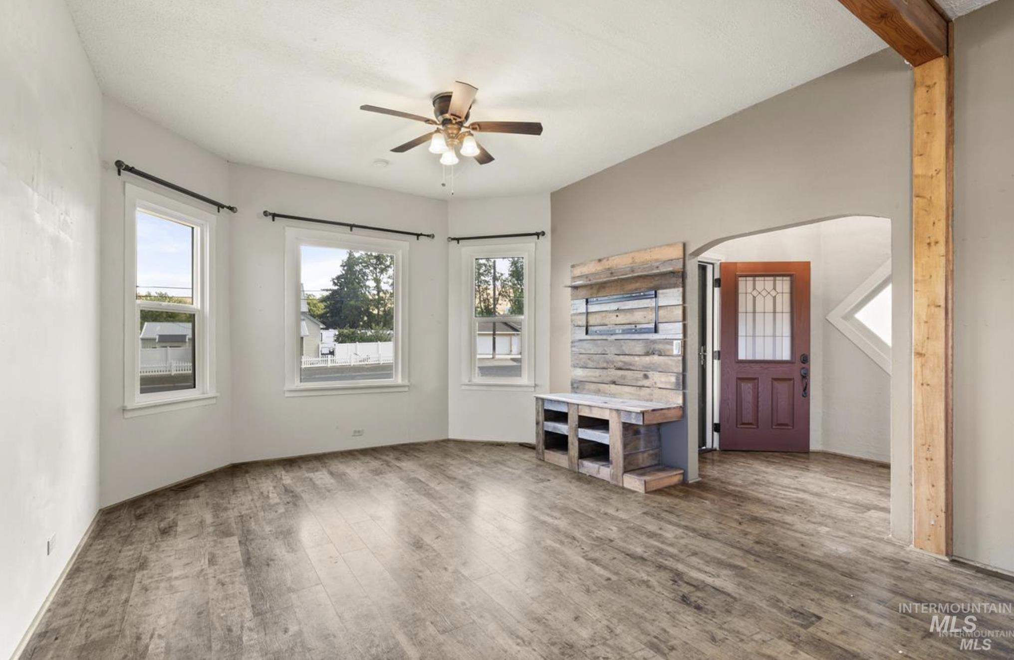 410 High St., Pomeroy, Washington 99347, 2 Bedrooms, 1 Bathroom, Residential For Sale, Price $250,000,MLS 98978336