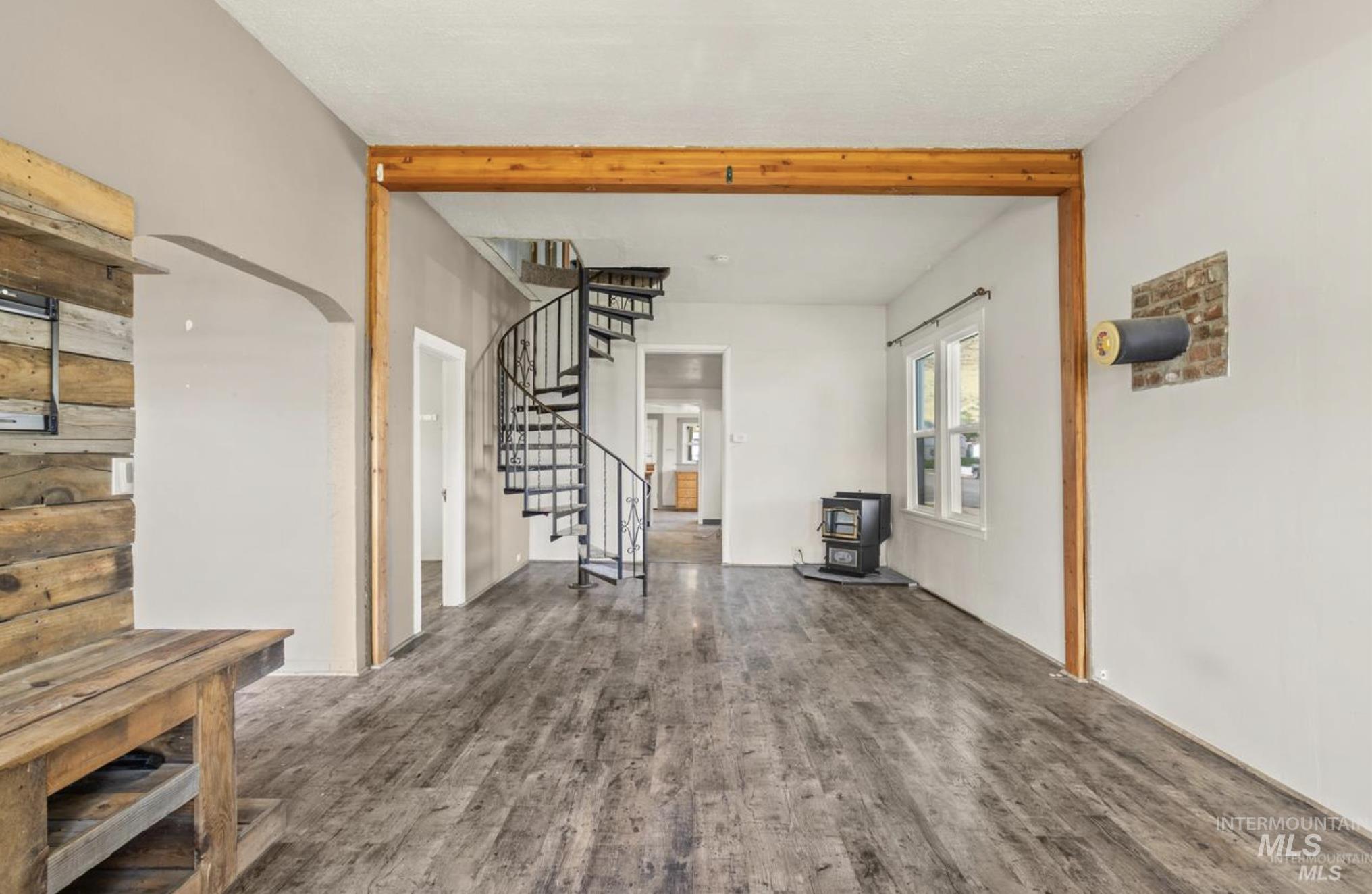 410 High St., Pomeroy, Washington 99347, 2 Bedrooms, 1 Bathroom, Residential For Sale, Price $250,000,MLS 98978336