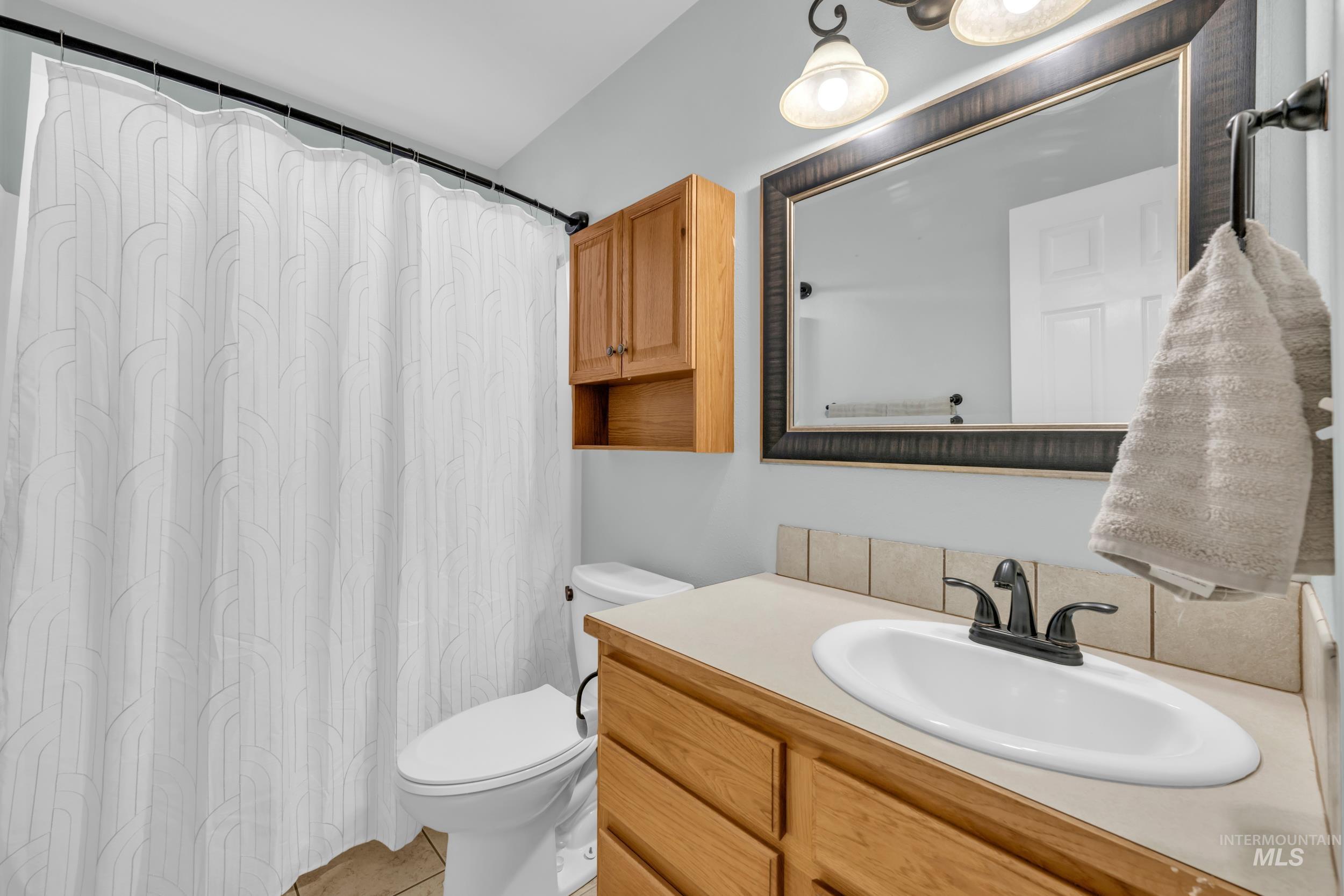 7269 E Nottingham Ln, Nampa, Idaho 83687-9459, 4 Bedrooms, 2 Bathrooms, Residential For Sale, Price $394,500,MLS 98978338