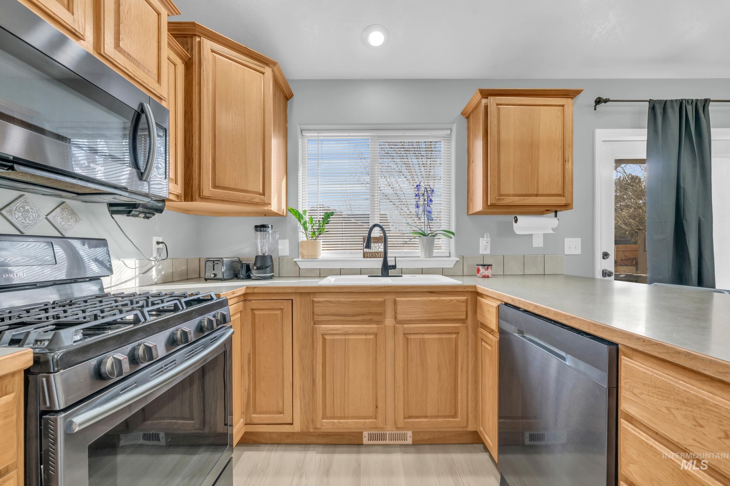 7269 E Nottingham Ln, Nampa, Idaho 83687-9459, 4 Bedrooms, 2 Bathrooms, Residential For Sale, Price $394,500,MLS 98978338