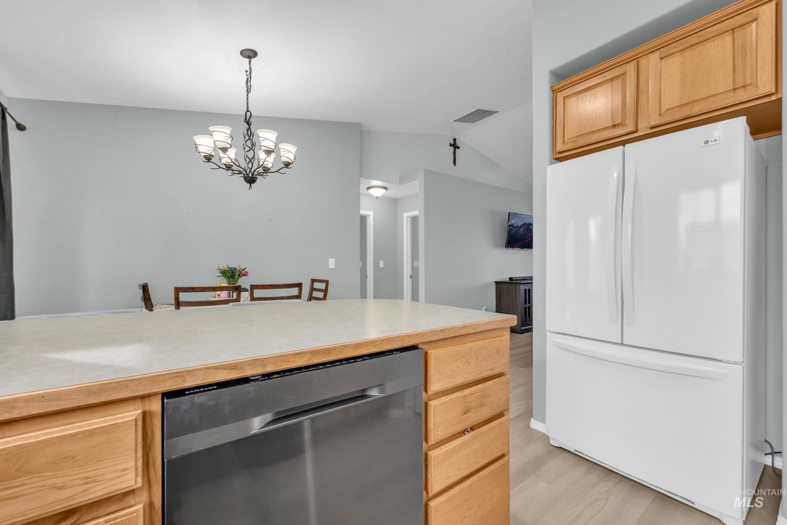 7269 E Nottingham Ln, Nampa, Idaho 83687-9459, 4 Bedrooms, 2 Bathrooms, Residential For Sale, Price $394,500,MLS 98978338