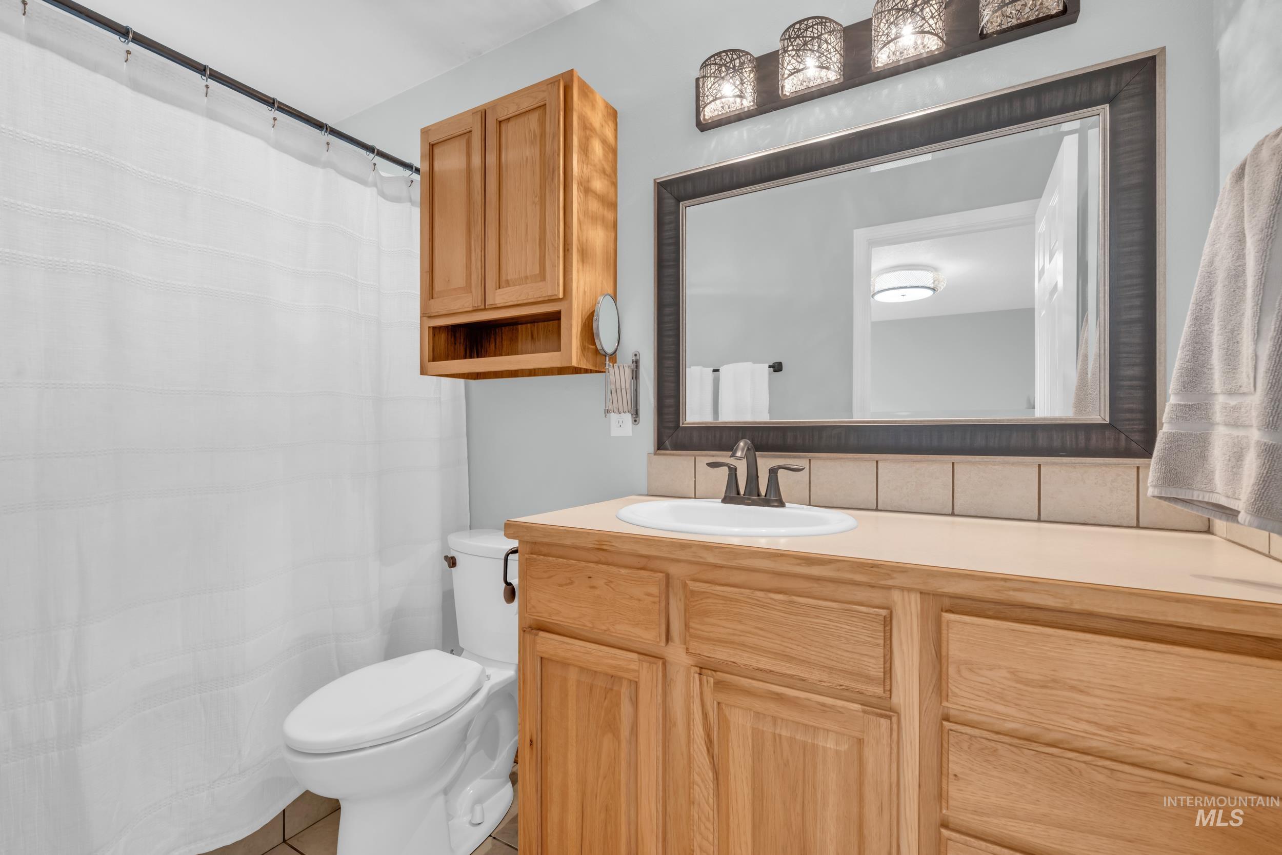 7269 E Nottingham Ln, Nampa, Idaho 83687-9459, 4 Bedrooms, 2 Bathrooms, Residential For Sale, Price $394,500,MLS 98978338