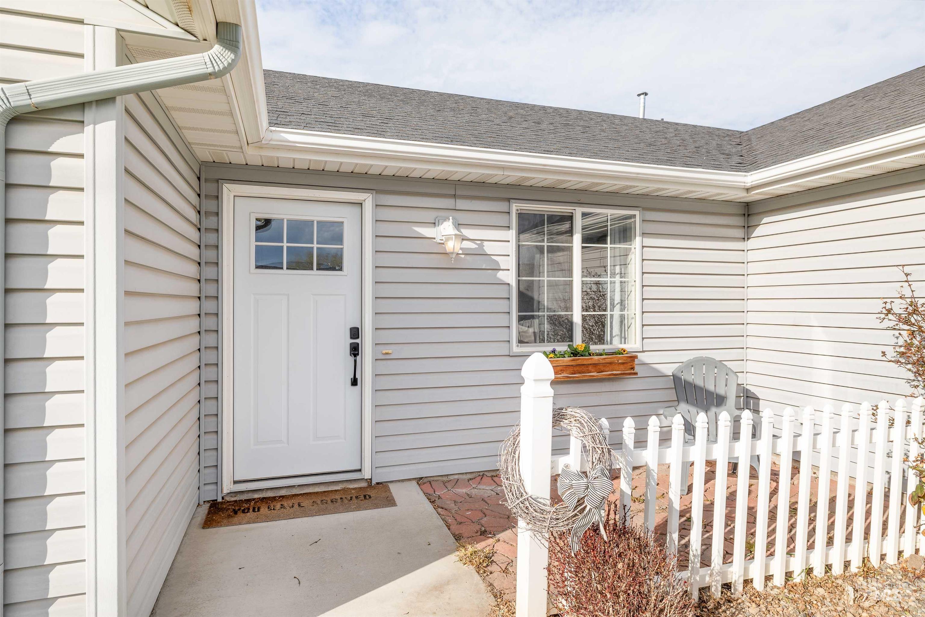 1061 Par Ct, Twin Falls, Idaho 83301-5748, 3 Bedrooms, 2 Bathrooms, Residential For Sale, Price $349,900,MLS 98978342