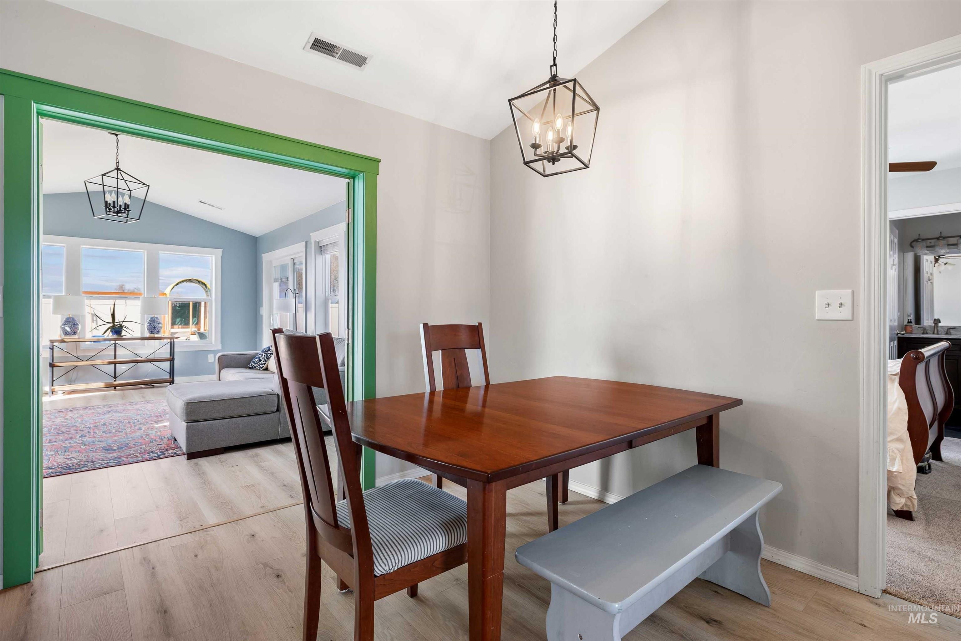 1061 Par Ct, Twin Falls, Idaho 83301-5748, 3 Bedrooms, 2 Bathrooms, Residential For Sale, Price $349,900,MLS 98978342