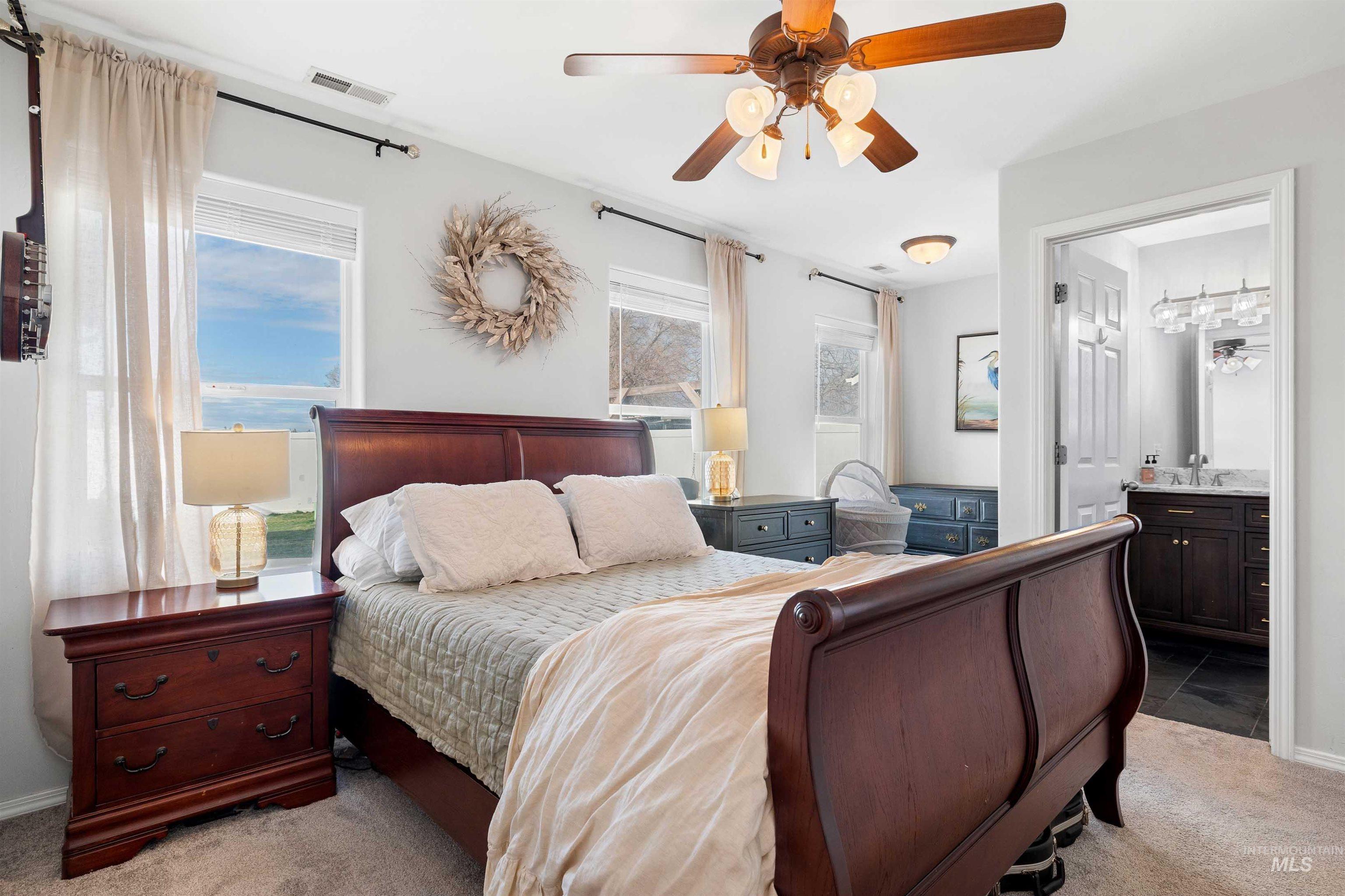 1061 Par Ct, Twin Falls, Idaho 83301-5748, 3 Bedrooms, 2 Bathrooms, Residential For Sale, Price $349,900,MLS 98978342