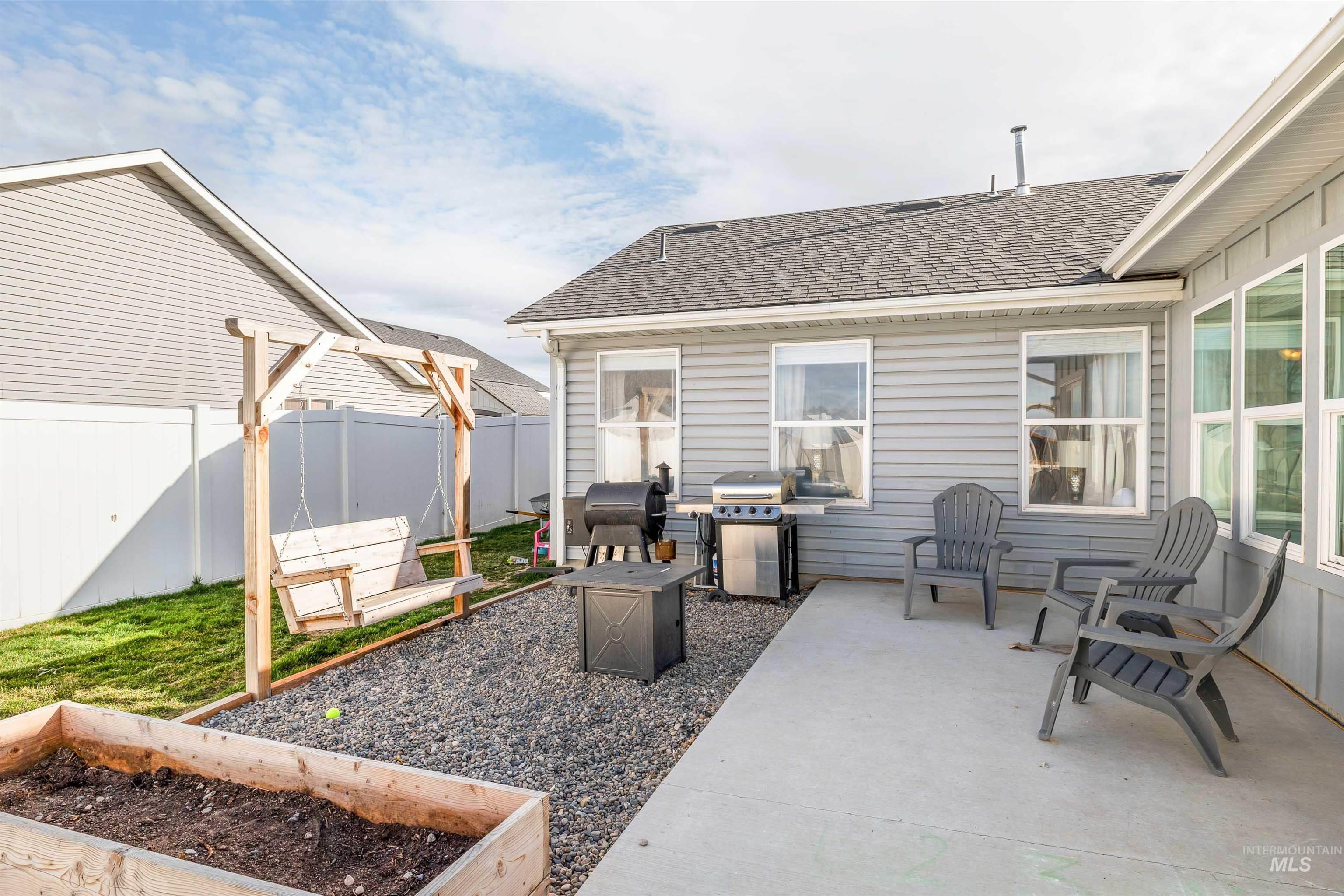 1061 Par Ct, Twin Falls, Idaho 83301-5748, 3 Bedrooms, 2 Bathrooms, Residential For Sale, Price $349,900,MLS 98978342