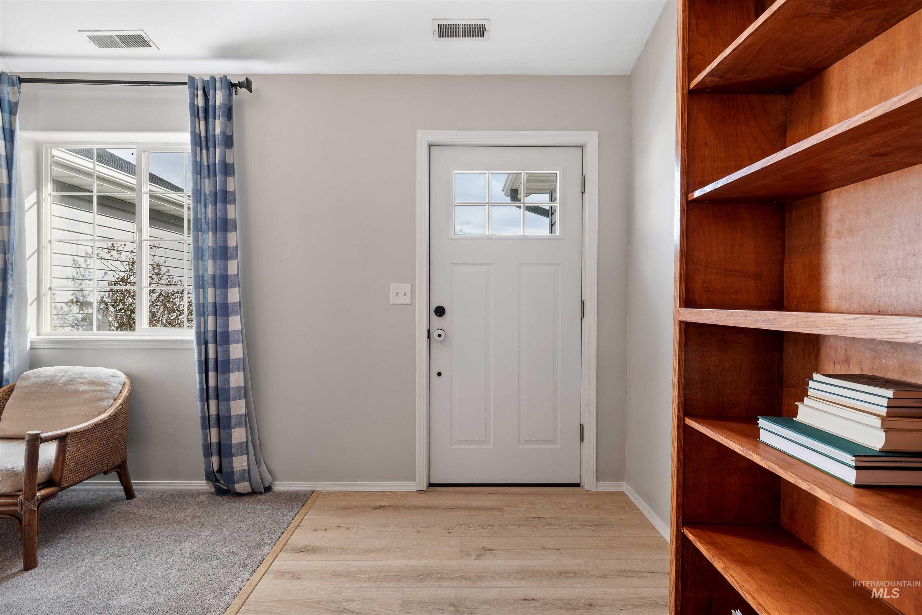 1061 Par Ct, Twin Falls, Idaho 83301-5748, 3 Bedrooms, 2 Bathrooms, Residential For Sale, Price $349,900,MLS 98978342