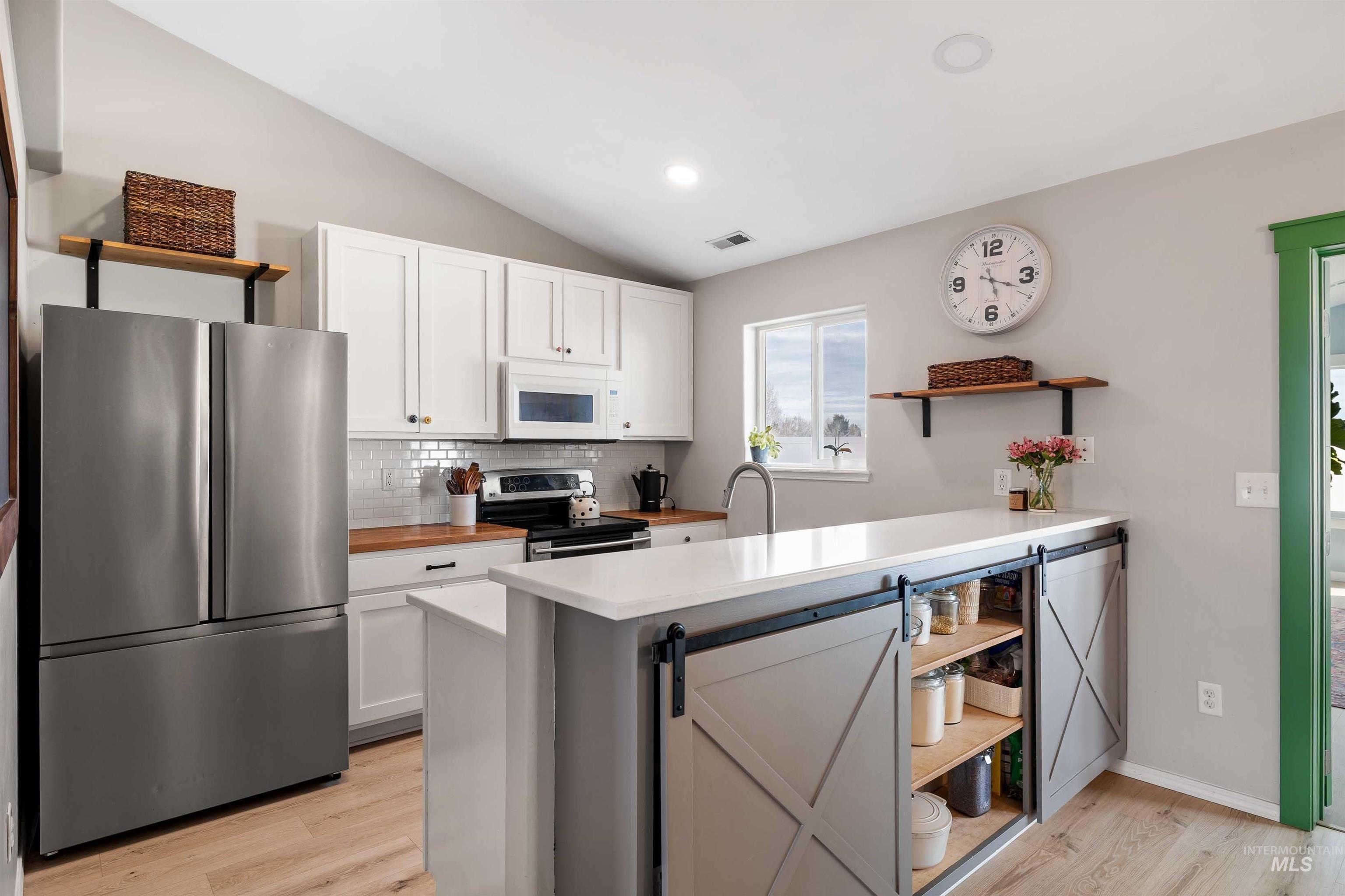 1061 Par Ct, Twin Falls, Idaho 83301-5748, 3 Bedrooms, 2 Bathrooms, Residential For Sale, Price $349,900,MLS 98978342