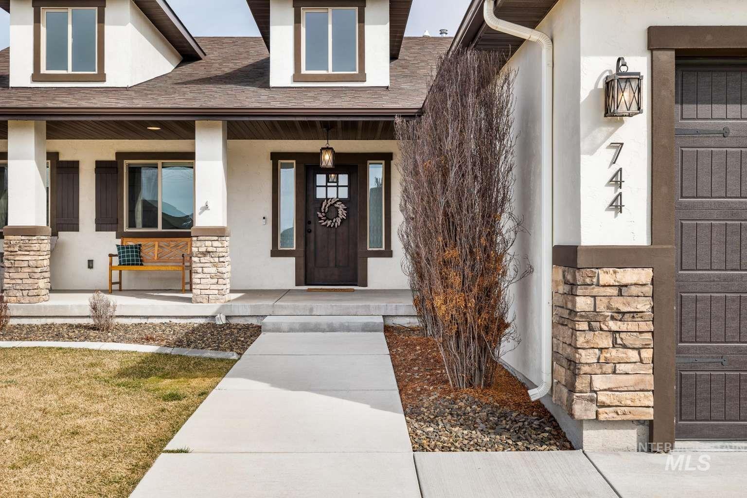 744 Midnight Sun Loop, Twin Falls, Idaho 83301, 6 Bedrooms, 4 Bathrooms, Residential For Sale, Price $699,000,MLS 98978344