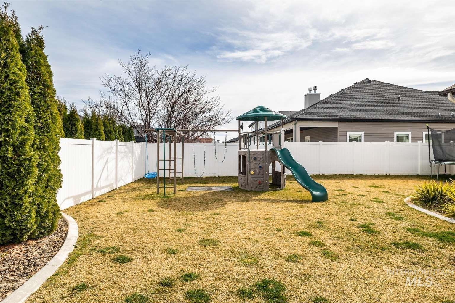 744 Midnight Sun Loop, Twin Falls, Idaho 83301, 6 Bedrooms, 4 Bathrooms, Residential For Sale, Price $699,000,MLS 98978344