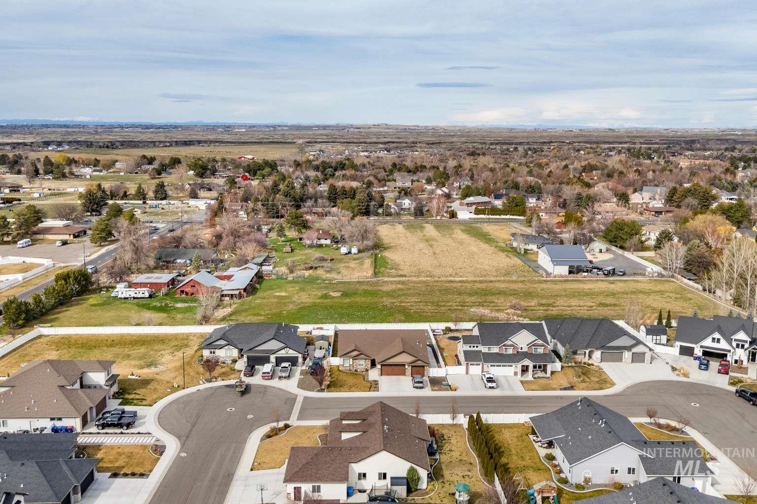 744 Midnight Sun Loop, Twin Falls, Idaho 83301, 6 Bedrooms, 4 Bathrooms, Residential For Sale, Price $699,000,MLS 98978344