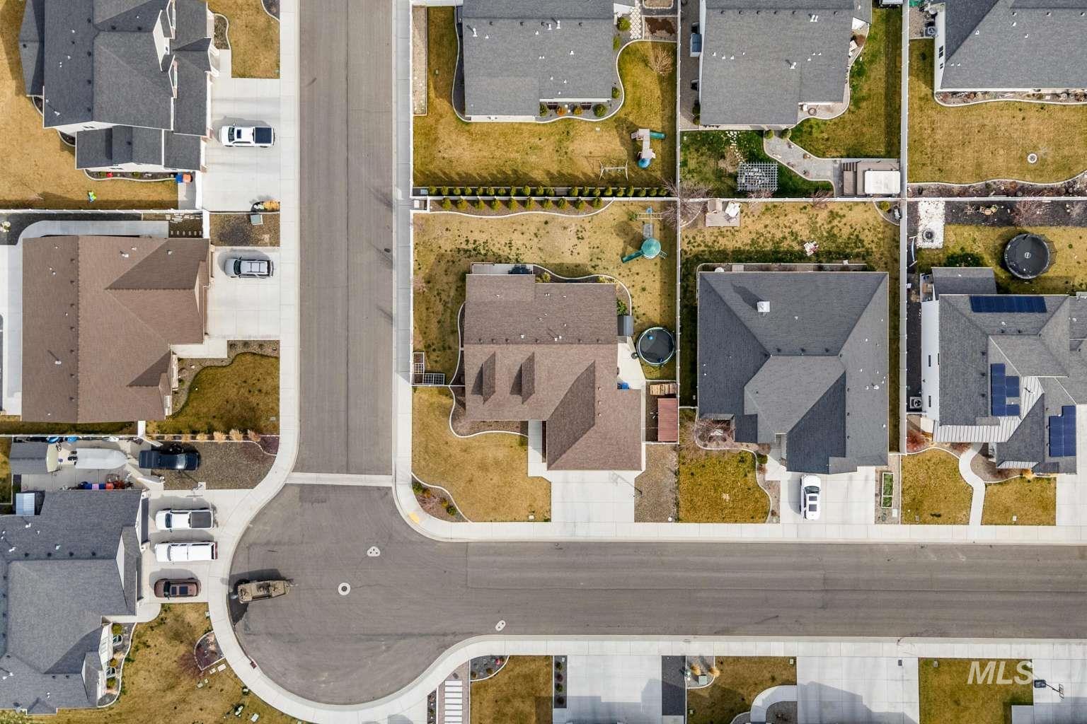 744 Midnight Sun Loop, Twin Falls, Idaho 83301, 6 Bedrooms, 4 Bathrooms, Residential For Sale, Price $699,000,MLS 98978344