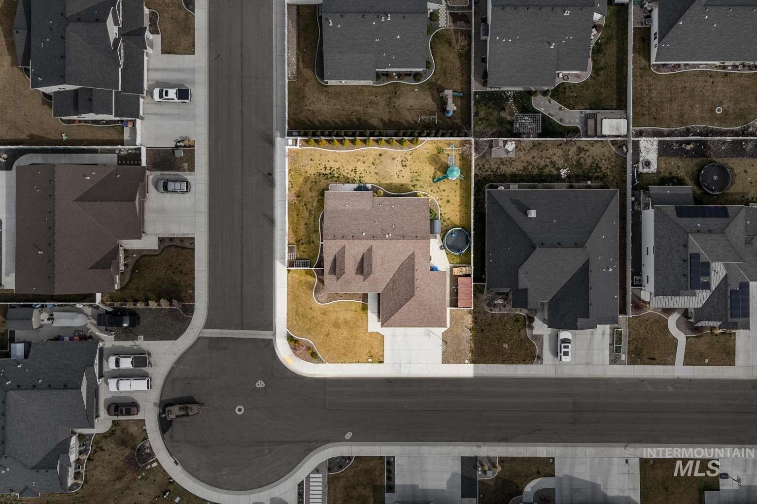 744 Midnight Sun Loop, Twin Falls, Idaho 83301, 6 Bedrooms, 4 Bathrooms, Residential For Sale, Price $699,000,MLS 98978344