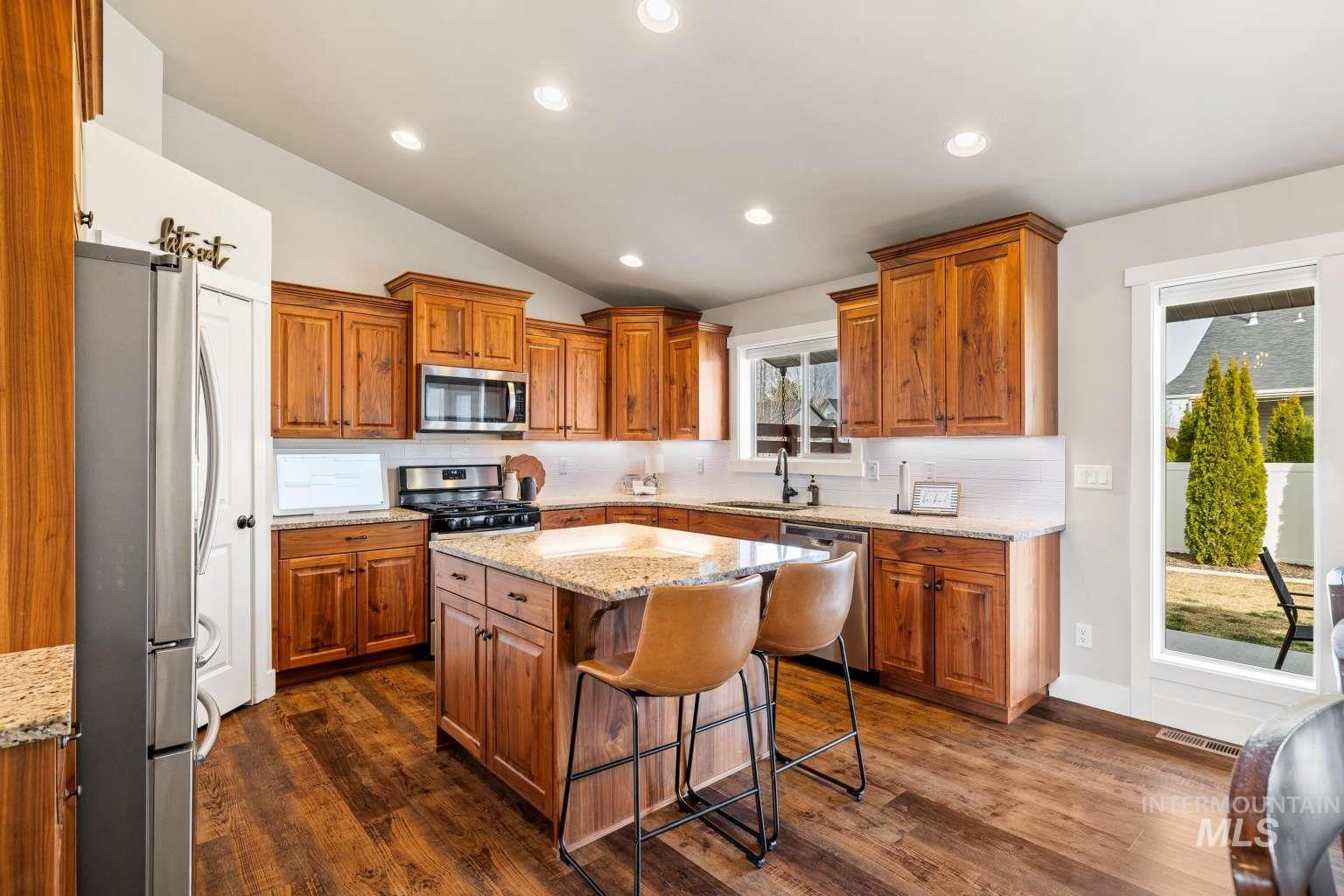 744 Midnight Sun Loop, Twin Falls, Idaho 83301, 6 Bedrooms, 4 Bathrooms, Residential For Sale, Price $699,000,MLS 98978344