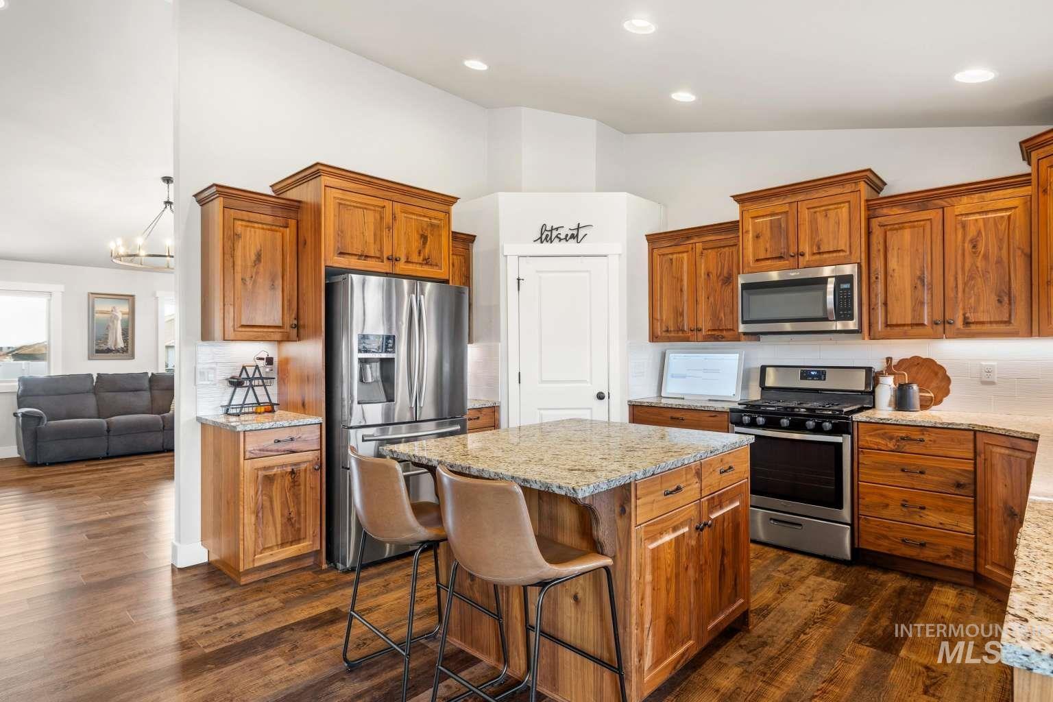 744 Midnight Sun Loop, Twin Falls, Idaho 83301, 6 Bedrooms, 4 Bathrooms, Residential For Sale, Price $699,000,MLS 98978344