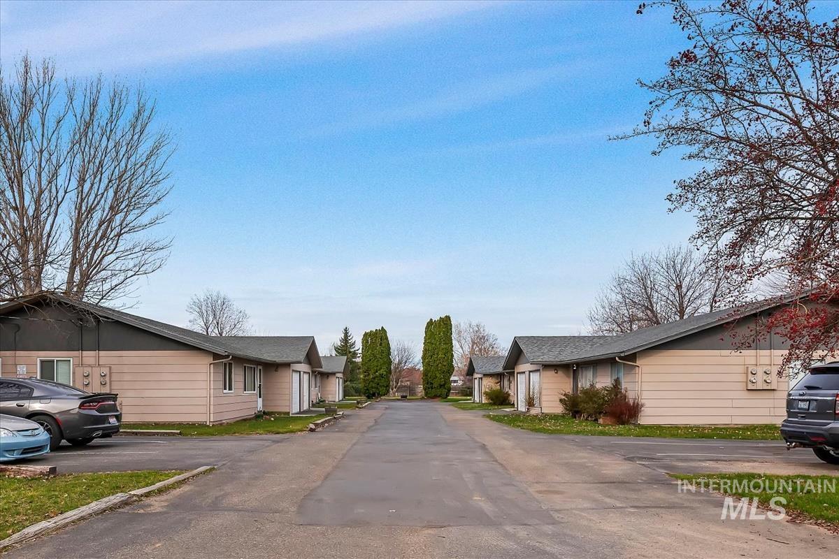 3049, 3051, 3053, 3055 N. Linda Vista Ln, Boise, Idaho 83704, 3 Bedrooms, 1.5 Bathrooms, Residential Income For Sale, Price $899,000,MLS 98978345