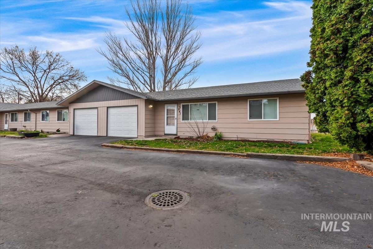 3049, 3051, 3053, 3055 N. Linda Vista Ln, Boise, Idaho 83704, 3 Bedrooms, 1.5 Bathrooms, Residential Income For Sale, Price $899,000,MLS 98978345