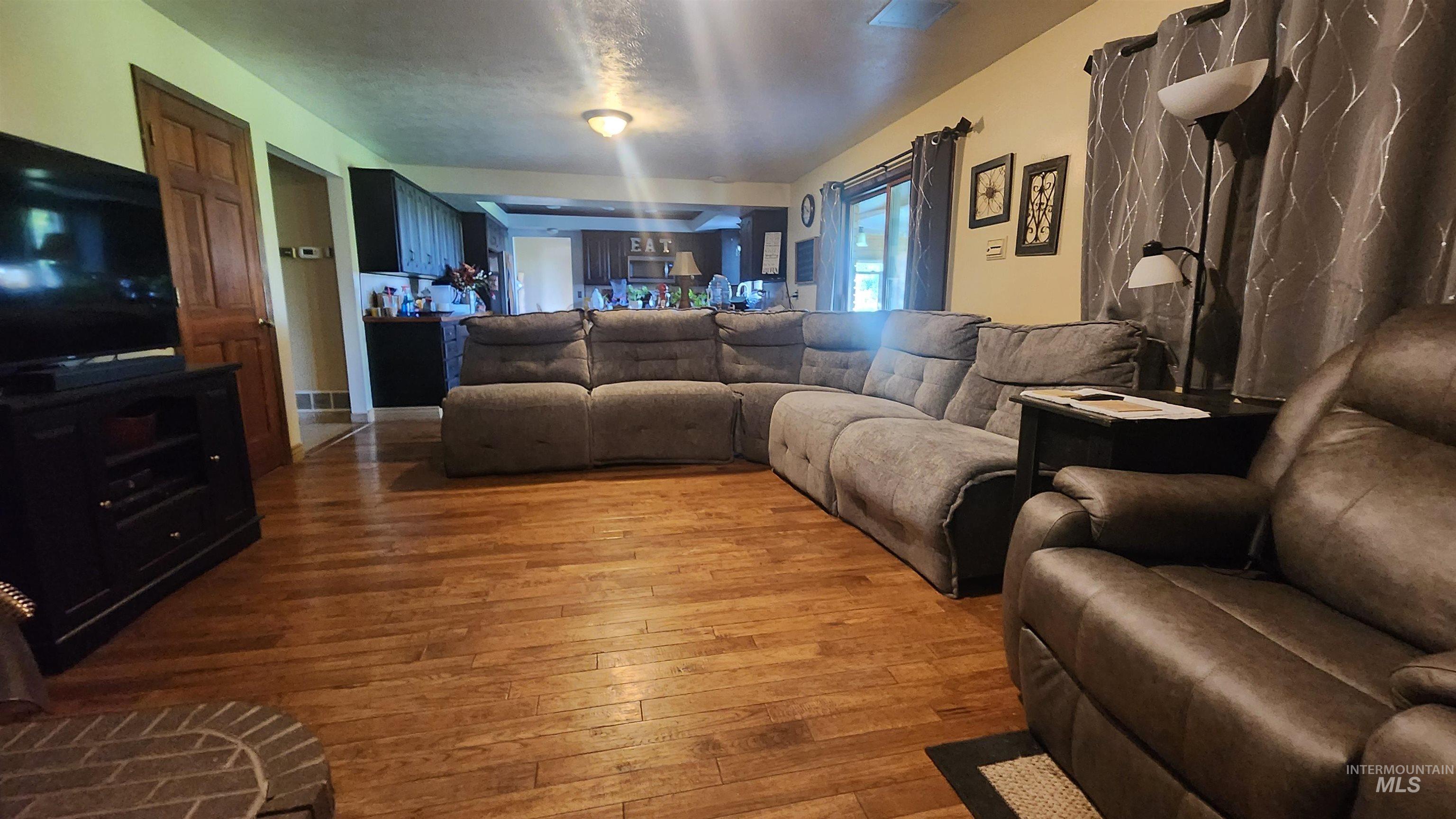 288 S 123 W B, Burley, Idaho 83318, 5 Bedrooms, 3.5 Bathrooms, Residential For Sale, Price $859,900,MLS 98978348