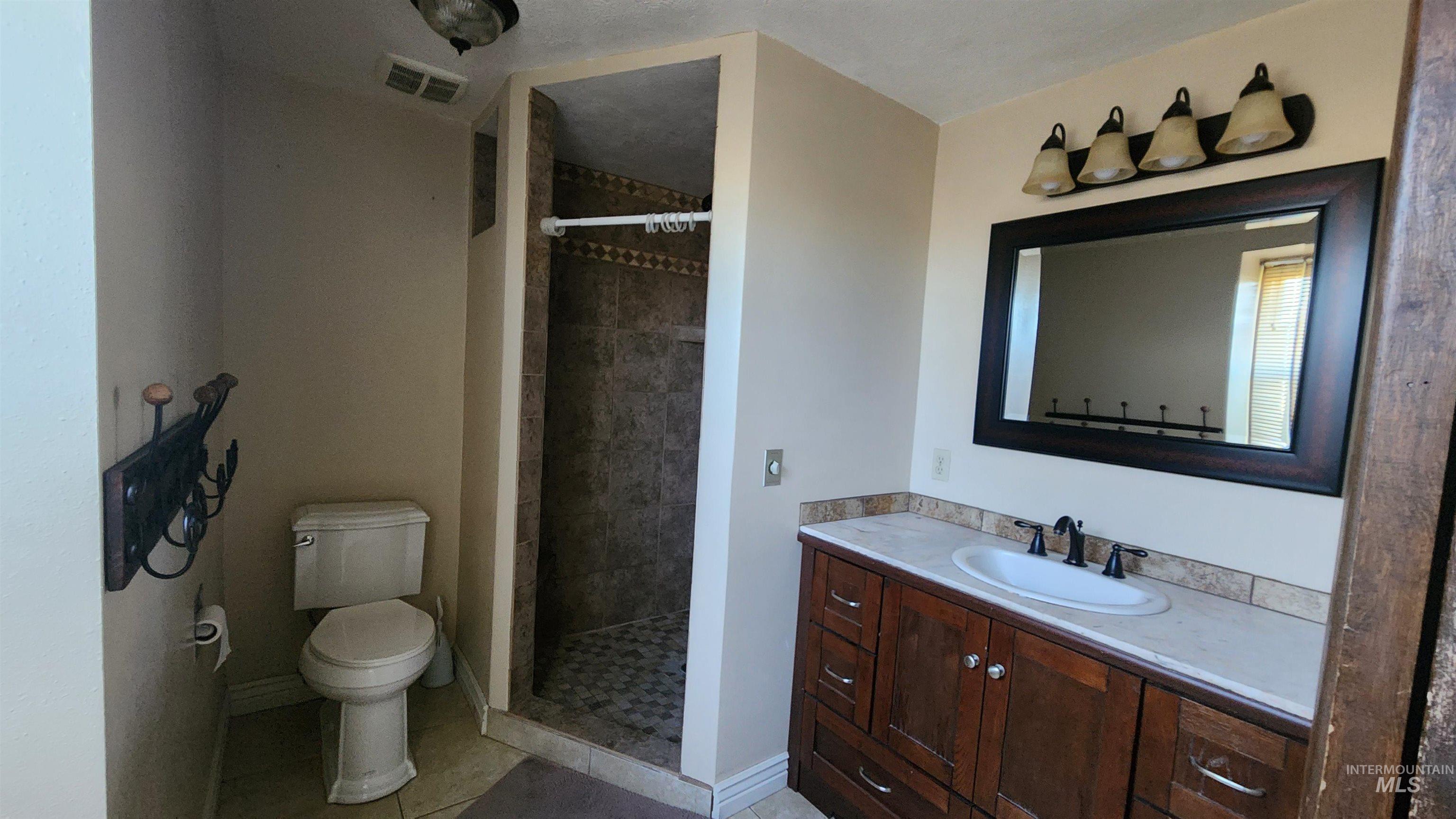 288 S 123 W B, Burley, Idaho 83318, 5 Bedrooms, 3.5 Bathrooms, Residential For Sale, Price $859,900,MLS 98978348