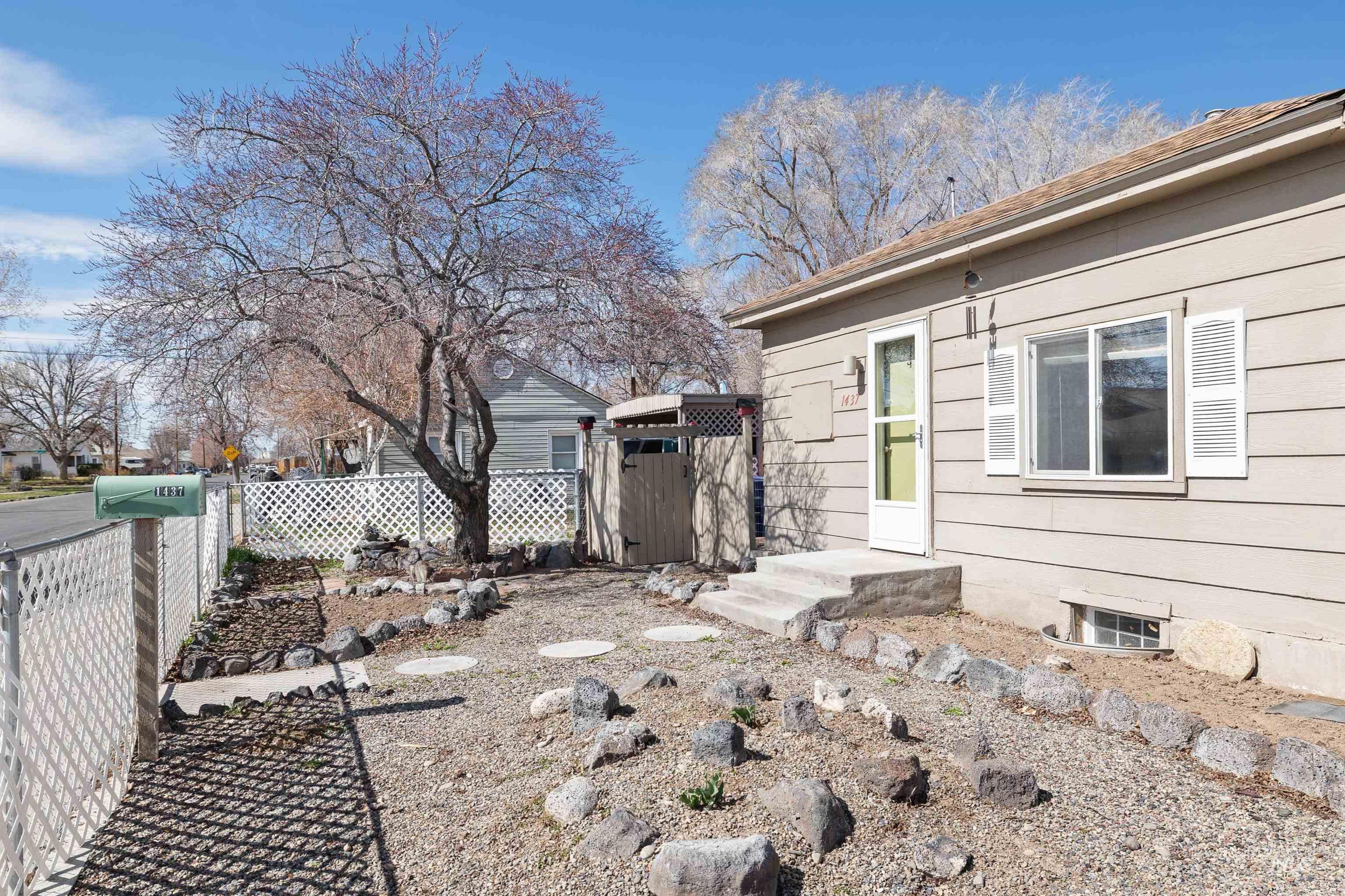 1437 4th Ave E, Twin Falls, Idaho 83301, 3 Bedrooms, 1 Bathroom, Residential For Sale, Price $270,000,MLS 98978350