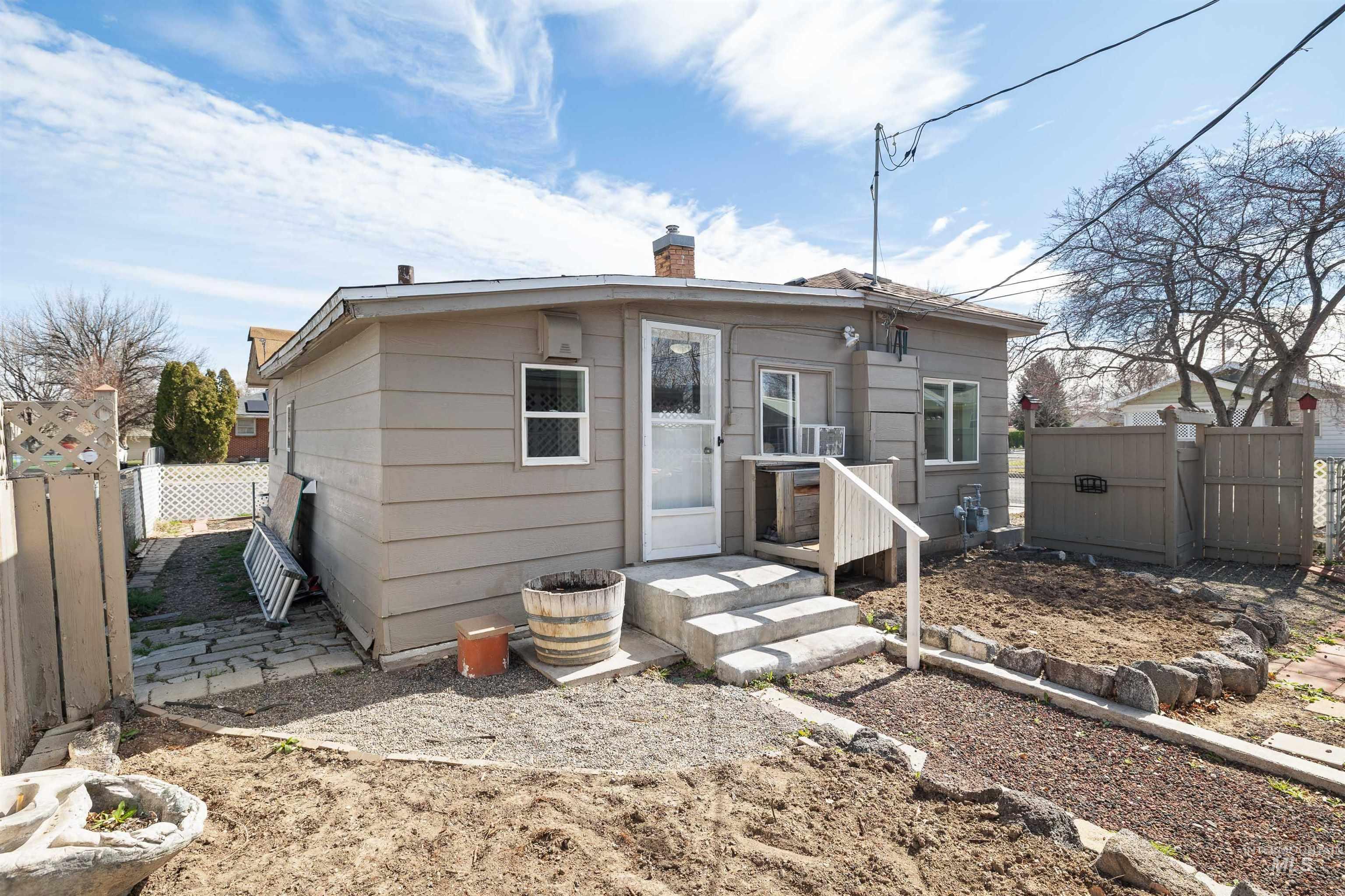 1437 4th Ave E, Twin Falls, Idaho 83301, 3 Bedrooms, 1 Bathroom, Residential For Sale, Price $270,000,MLS 98978350