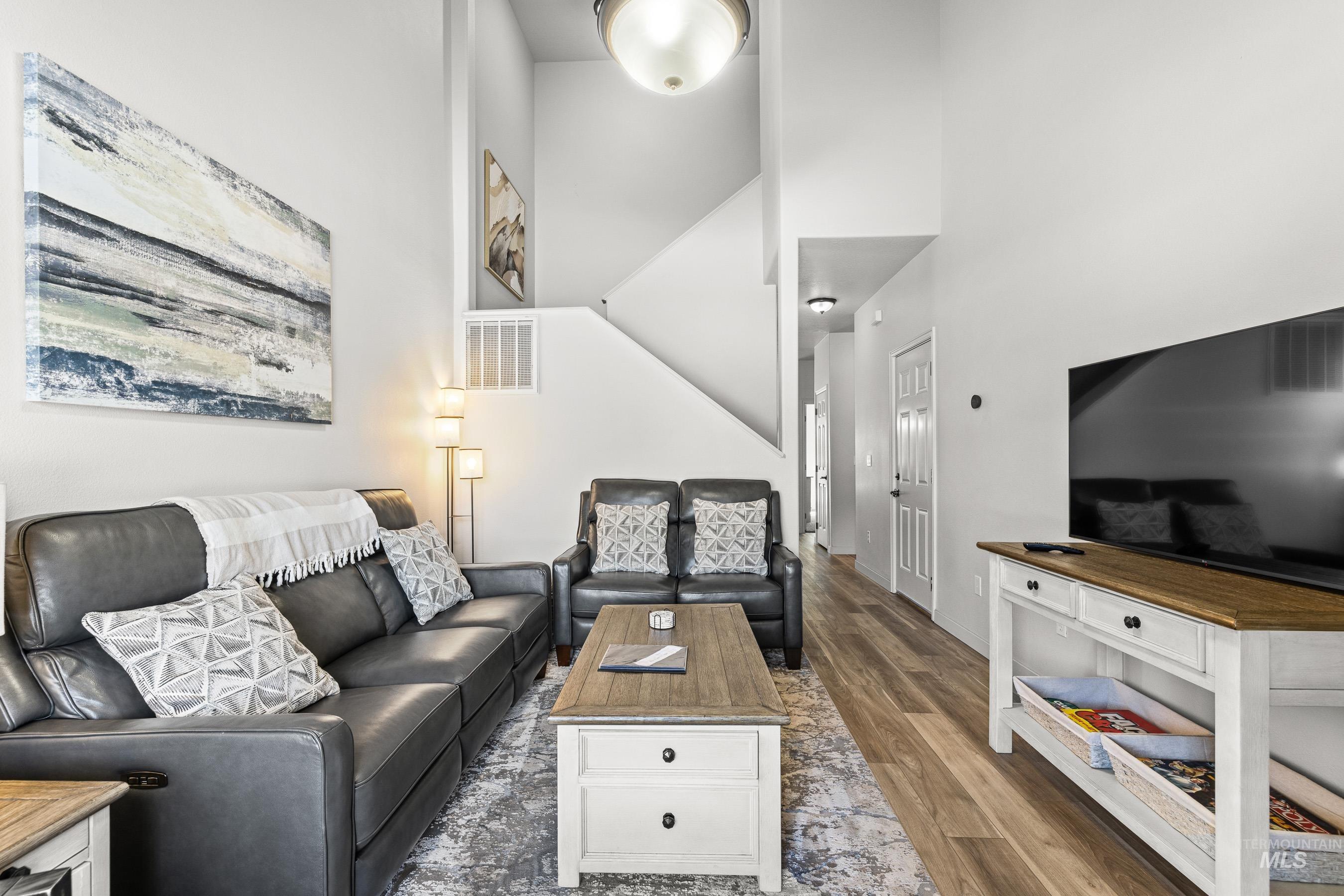 24 Mangum Circle, Donnelly, Idaho 83615, 3 Bedrooms, 2 Bathrooms, Residential For Sale, Price $370,000,MLS 98978352