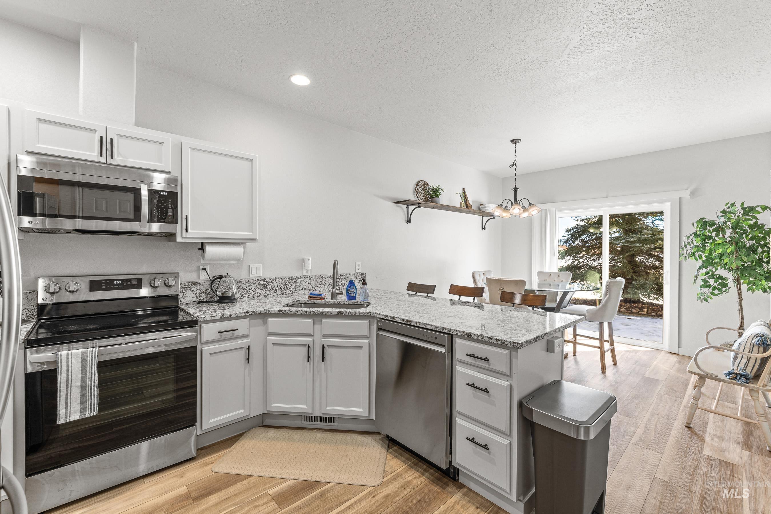 24 Mangum Circle, Donnelly, Idaho 83615, 3 Bedrooms, 2 Bathrooms, Residential For Sale, Price $370,000,MLS 98978352