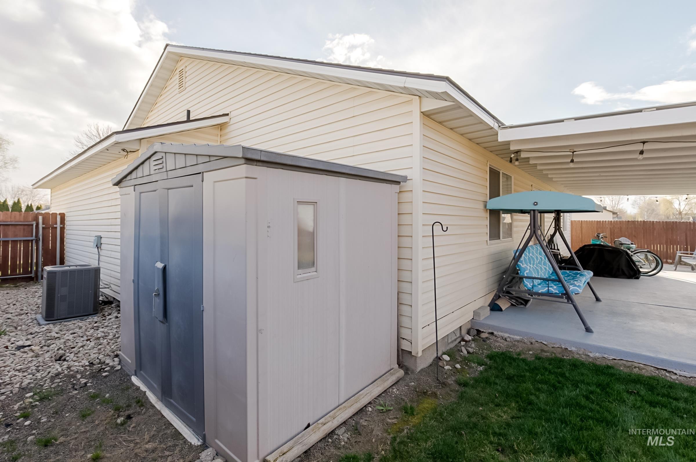 14086 Carolina St, Caldwell, Idaho 83607, 3 Bedrooms, 2 Bathrooms, Residential For Sale, Price $350,000,MLS 98978353