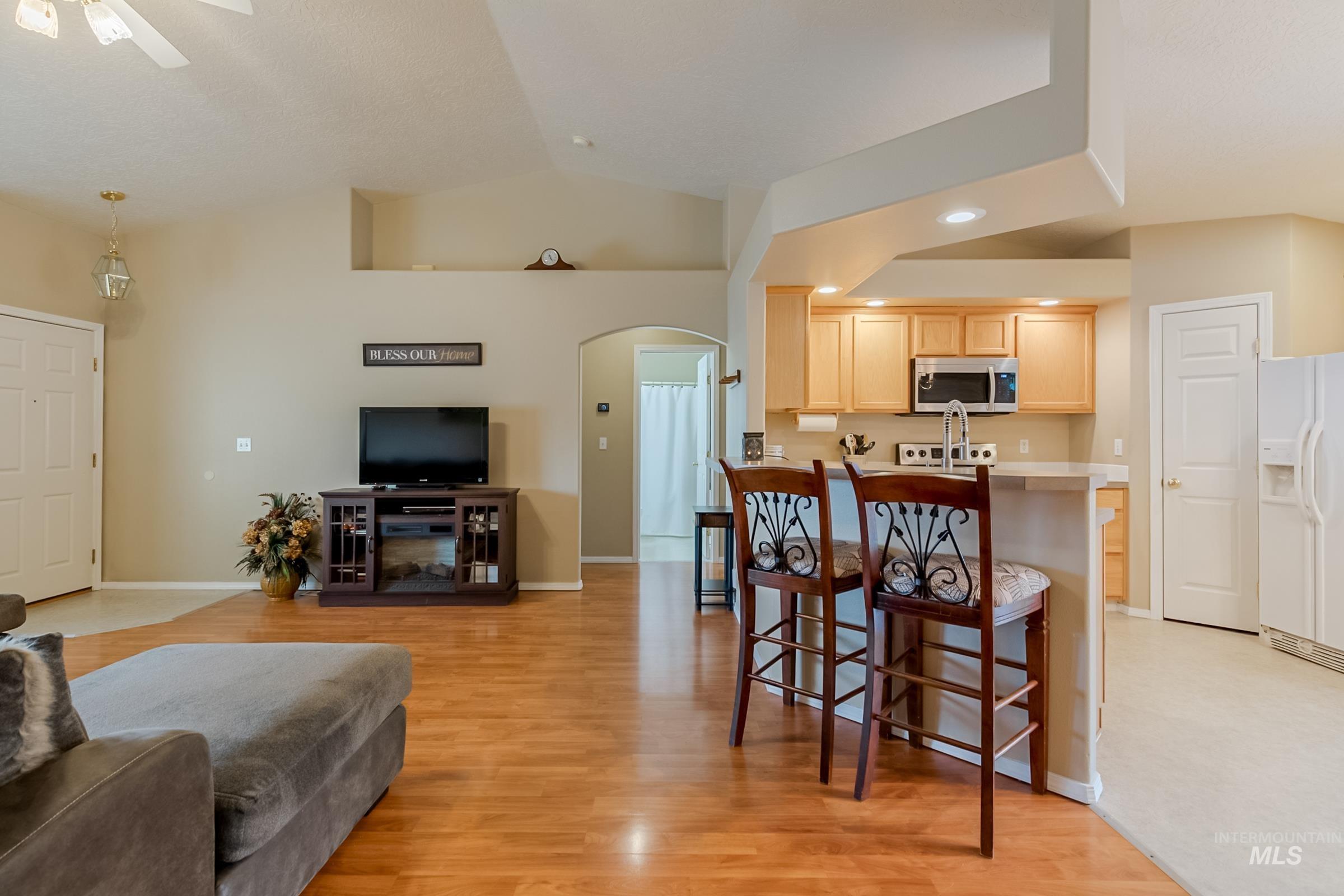 14086 Carolina St, Caldwell, Idaho 83607, 3 Bedrooms, 2 Bathrooms, Residential For Sale, Price $350,000,MLS 98978353