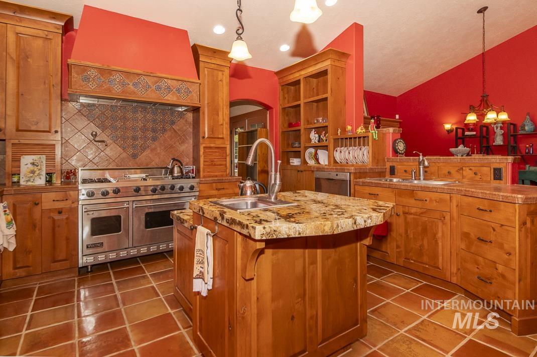 2214 Washington, Caldwell, Idaho 83605, 3 Bedrooms, 2.5 Bathrooms, Residential For Sale, Price $520,000,MLS 98978356