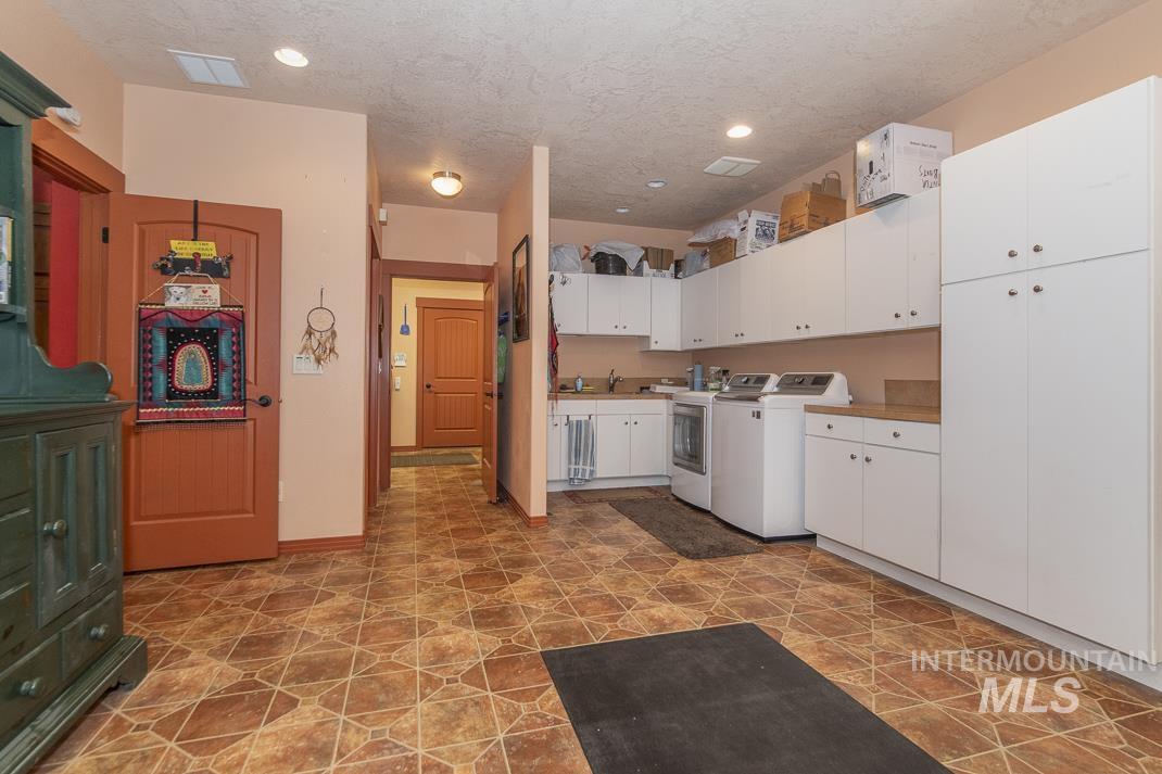 2214 Washington, Caldwell, Idaho 83605, 3 Bedrooms, 2.5 Bathrooms, Residential For Sale, Price $520,000,MLS 98978356