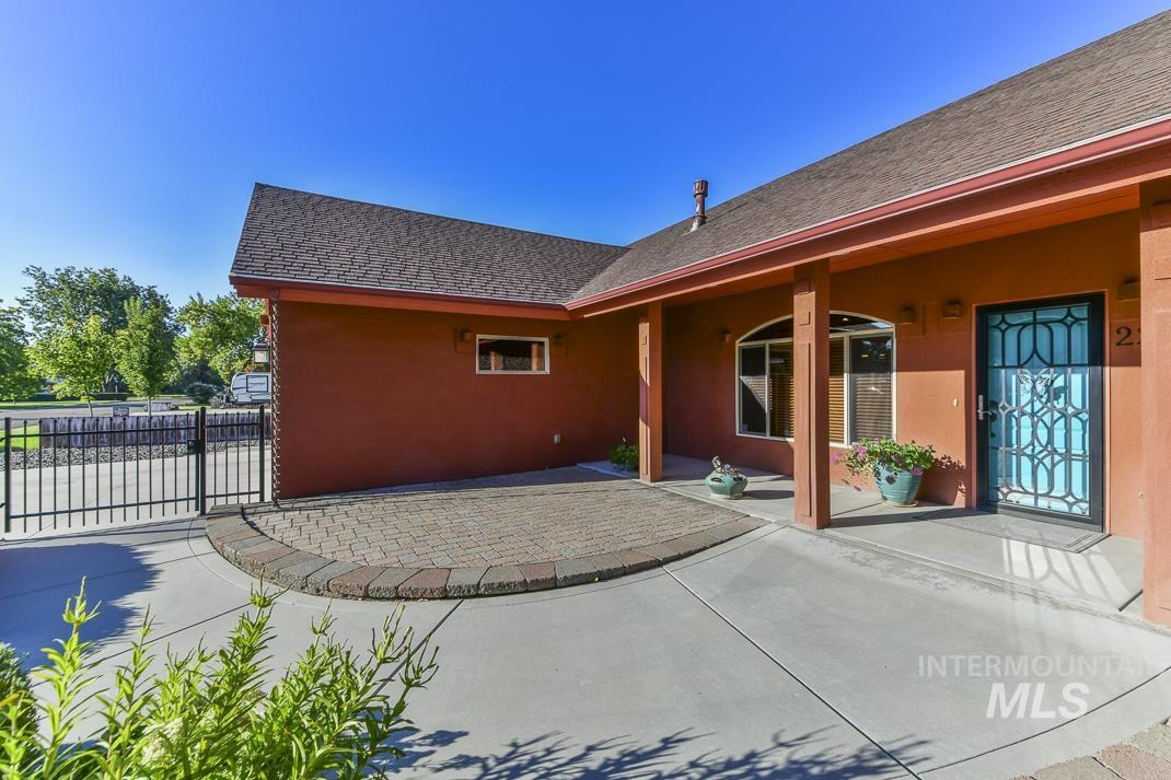 2214 Washington, Caldwell, Idaho 83605, 3 Bedrooms, 2.5 Bathrooms, Residential For Sale, Price $520,000,MLS 98978356