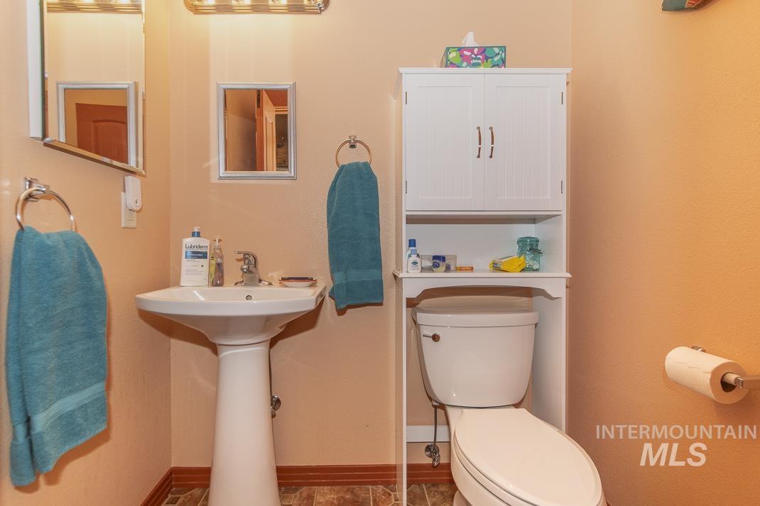 2214 Washington, Caldwell, Idaho 83605, 3 Bedrooms, 2.5 Bathrooms, Residential For Sale, Price $520,000,MLS 98978356