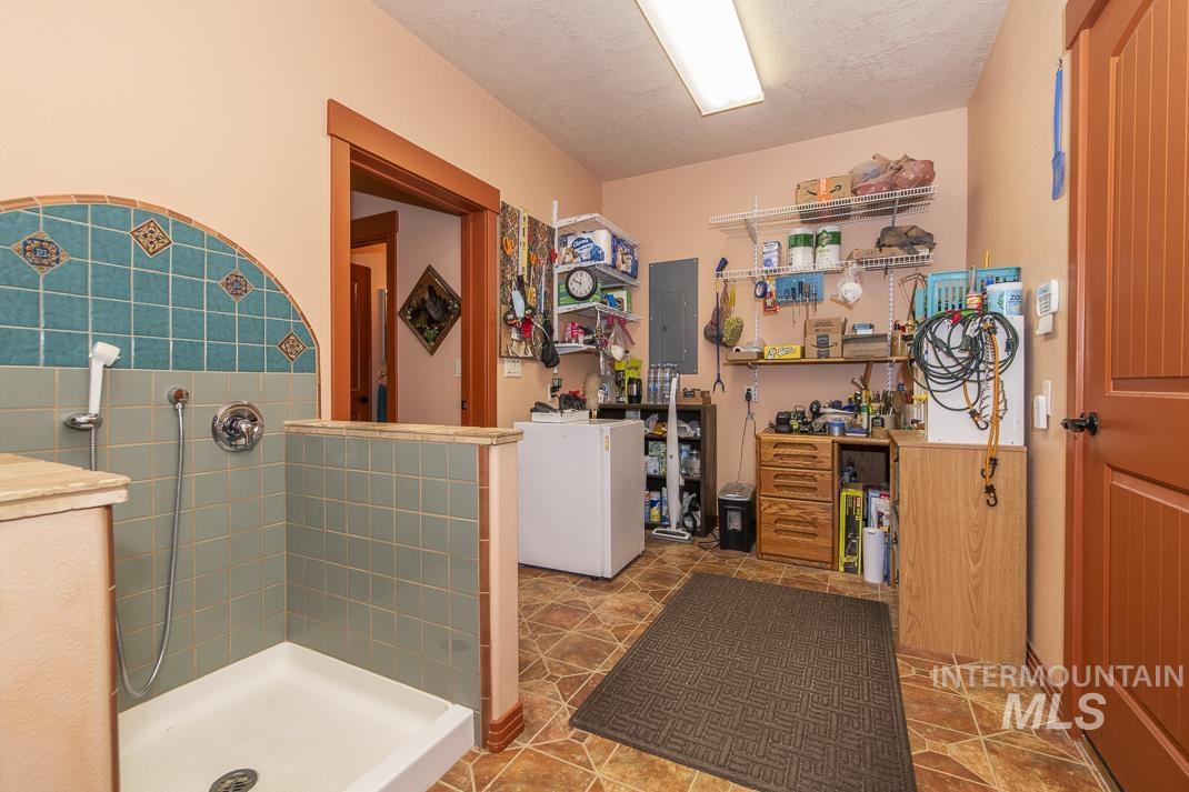 2214 Washington, Caldwell, Idaho 83605, 3 Bedrooms, 2.5 Bathrooms, Residential For Sale, Price $520,000,MLS 98978356