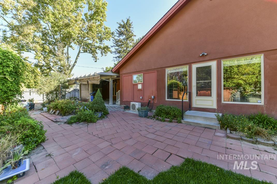 2214 Washington, Caldwell, Idaho 83605, 3 Bedrooms, 2.5 Bathrooms, Residential For Sale, Price $520,000,MLS 98978356