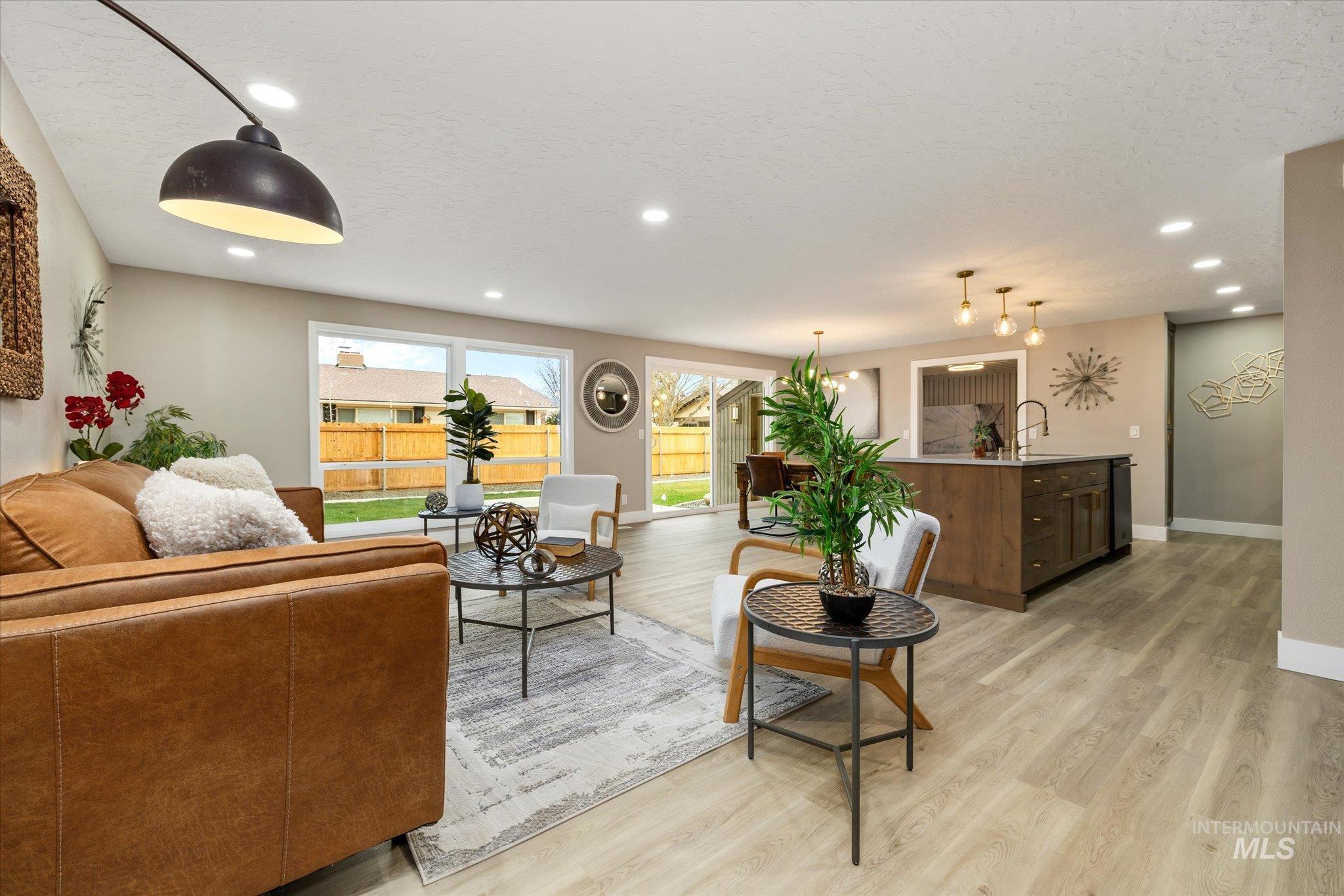 10118 W Hickory Ct, Boise, Idaho 83704, 4 Bedrooms, 3 Bathrooms, Residential For Sale, Price $694,700,MLS 98978357