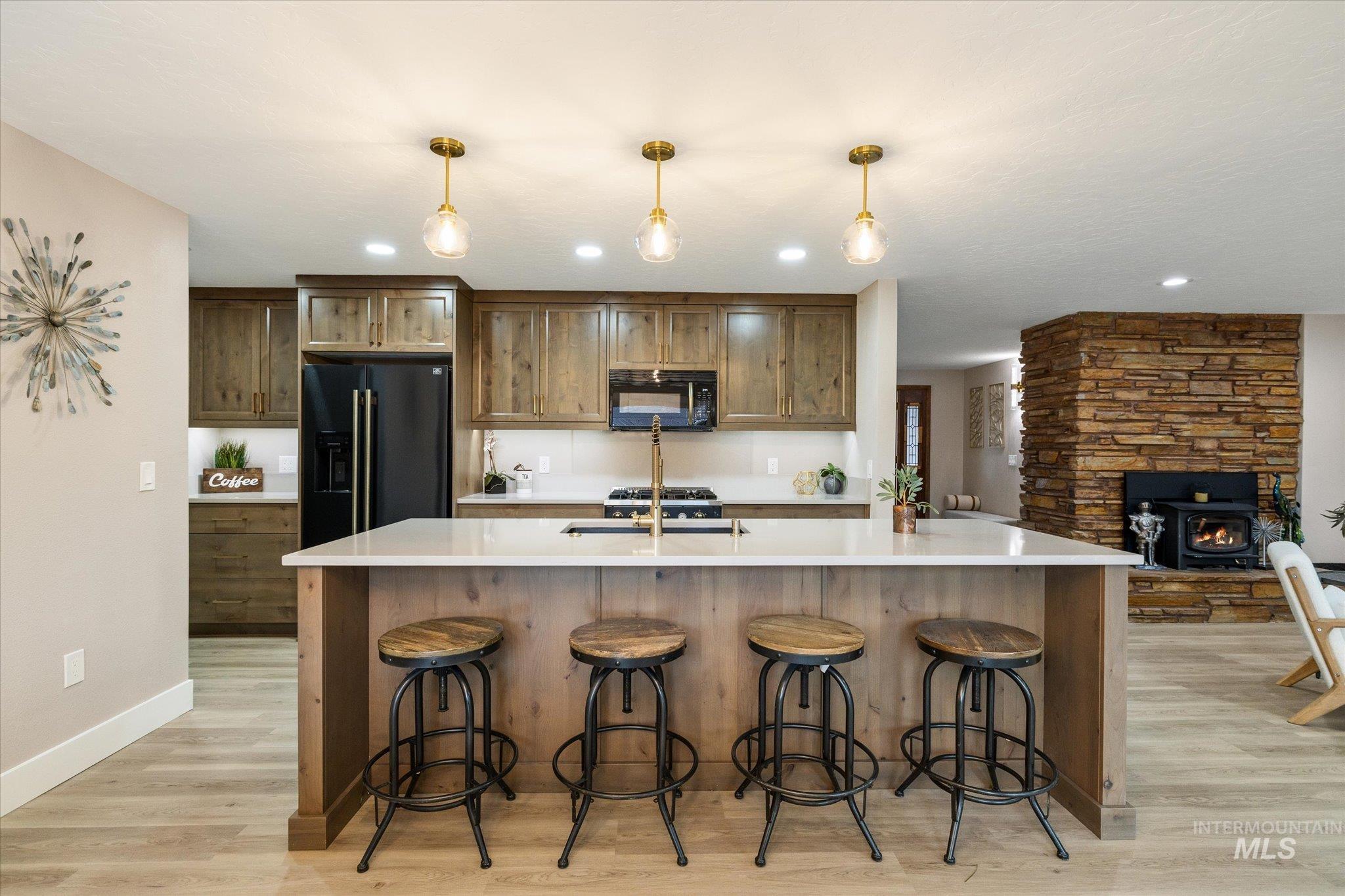 10118 W Hickory Ct, Boise, Idaho 83704, 4 Bedrooms, 3 Bathrooms, Residential For Sale, Price $694,700,MLS 98978357