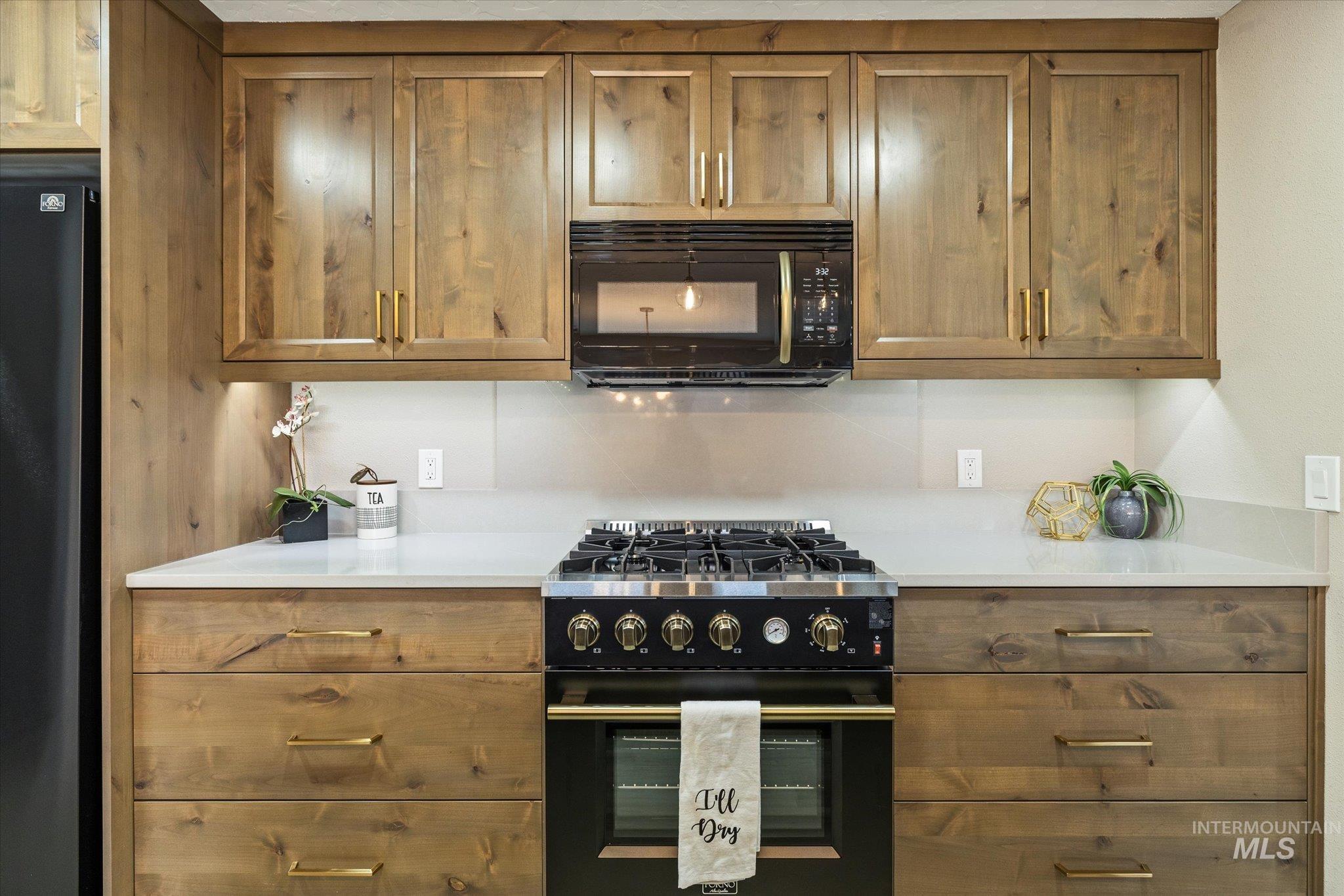 10118 W Hickory Ct, Boise, Idaho 83704, 4 Bedrooms, 3 Bathrooms, Residential For Sale, Price $694,700,MLS 98978357