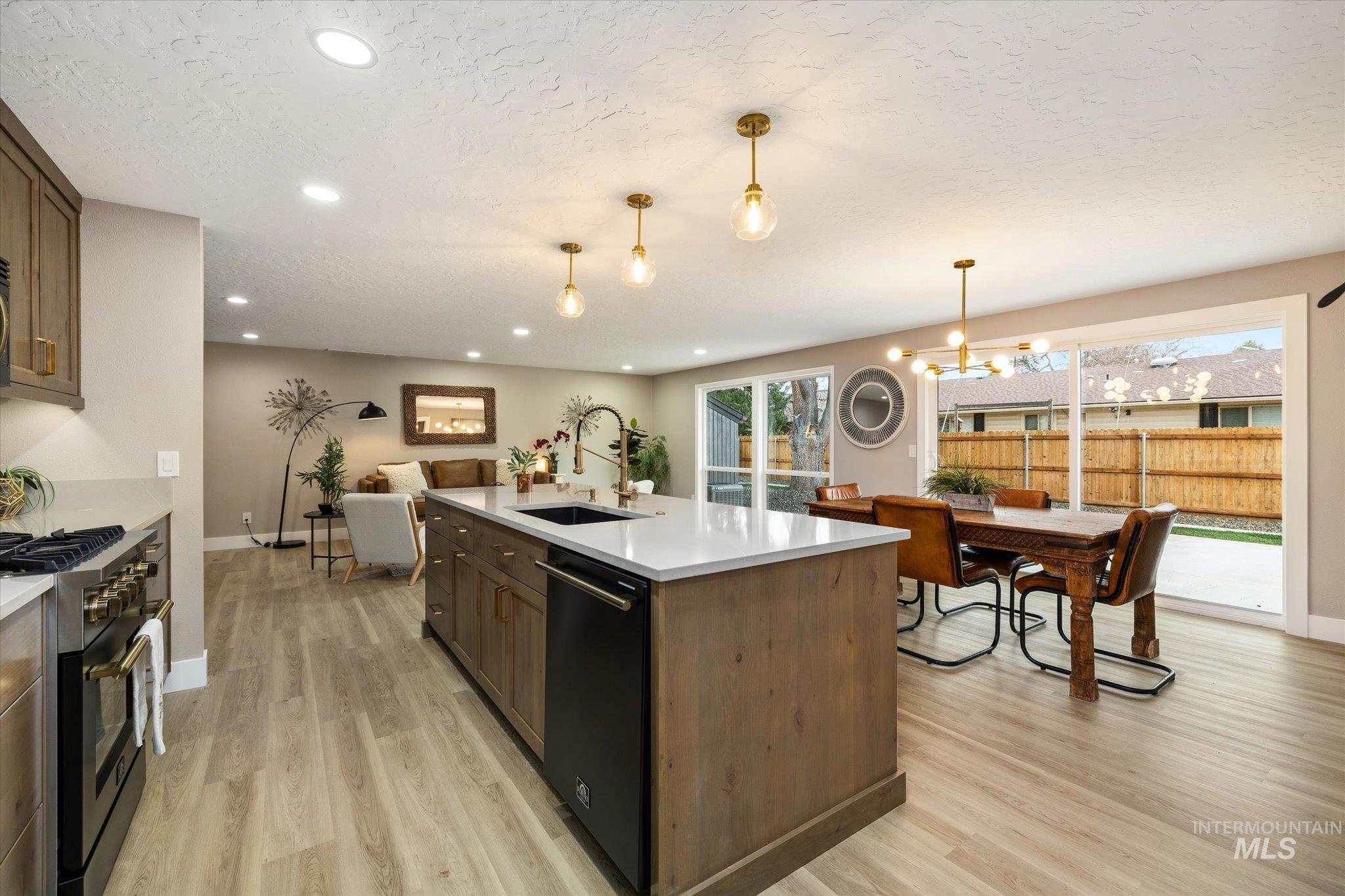 10118 W Hickory Ct, Boise, Idaho 83704, 4 Bedrooms, 3 Bathrooms, Residential For Sale, Price $694,700,MLS 98978357